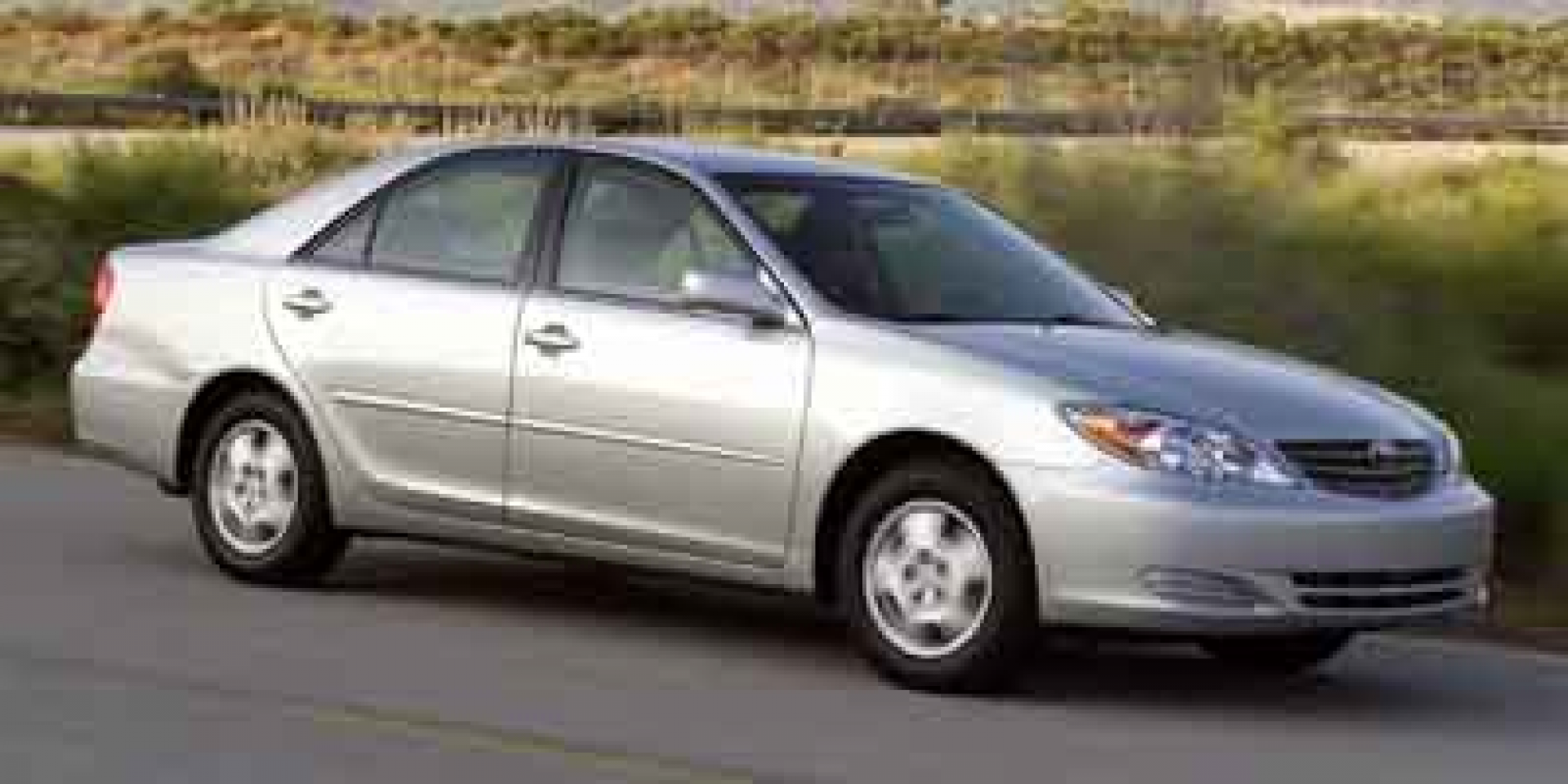 2004 Desert Sand Mica Toyota Camry LE (4T1BE32K94U) with an 2.4L L4 DOHC 16V engine, 4-speed automatic transmission, located at 234 Columbia Ave, Battle Creek, MI, 49015, (269) 222-0088, 42.298264, -85.192543 - <b>Vehicle Details</b><br>For sale at our dealership: a reliable and well-maintained 2004 Toyota Camry LE. This classic sedan is the perfect blend of efficiency and comfort, making it an ideal choice for daily commutes or long road trips. Equipped with a fuel-efficient L4, 2.4L engine, this Camry of - Photo#0