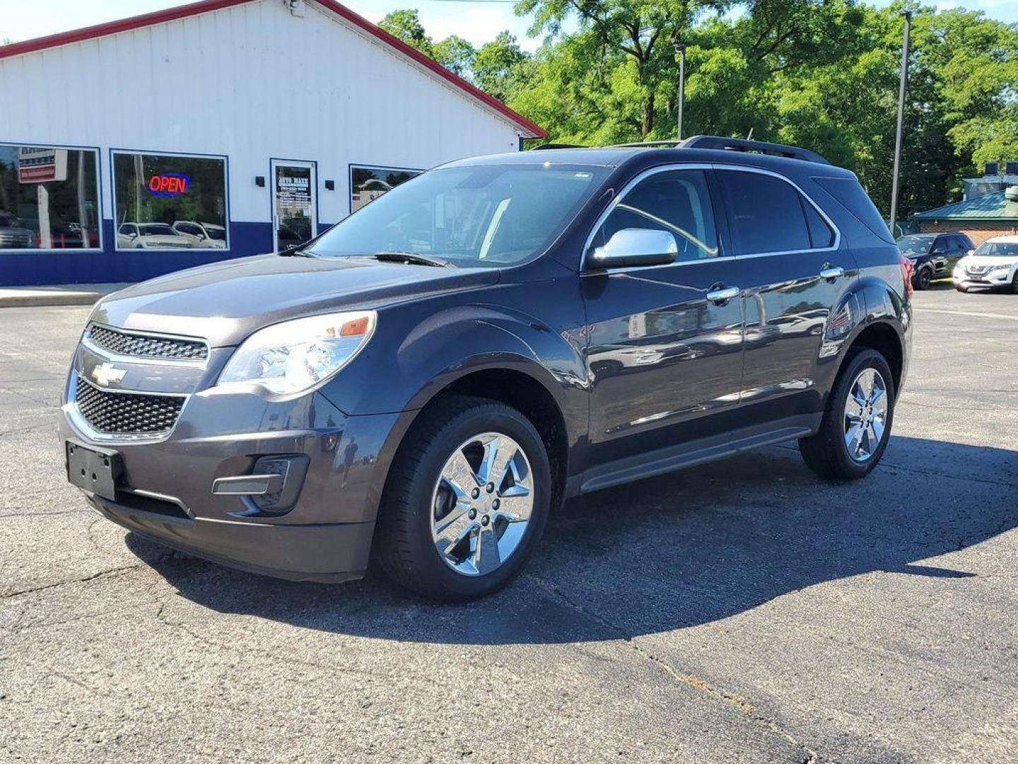 2014 Tungsten Metallic /Jet Black Chevrolet Equinox 1LT 2WD (1GNALBEKXEZ) with an 2.4L L4 DOHC 16V engine, 6-Speed Automatic transmission, located at 6064 Gull Rd, Kalamazoo, MI, 49048, (269) 222-0088, 42.328388, -85.512924 - <b>Vehicle Details</b><br>Get ready to elevate your driving experience with this outstanding 2014 Chevrolet Equinox LT! This dynamic SUV, powered by a robust L4, 2.4L engine, delivers both impressive power and remarkable fuel efficiency, making it the perfect companion for both urban commutes and we - Photo#1