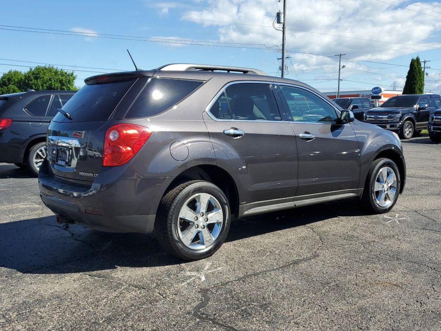 2014 Tungsten Metallic /Jet Black Chevrolet Equinox 1LT 2WD (1GNALBEKXEZ) with an 2.4L L4 DOHC 16V engine, 6-Speed Automatic transmission, located at 6064 Gull Rd, Kalamazoo, MI, 49048, (269) 222-0088, 42.328388, -85.512924 - <b>Vehicle Details</b><br>Get ready to elevate your driving experience with this outstanding 2014 Chevrolet Equinox LT! This dynamic SUV, powered by a robust L4, 2.4L engine, delivers both impressive power and remarkable fuel efficiency, making it the perfect companion for both urban commutes and we - Photo#3