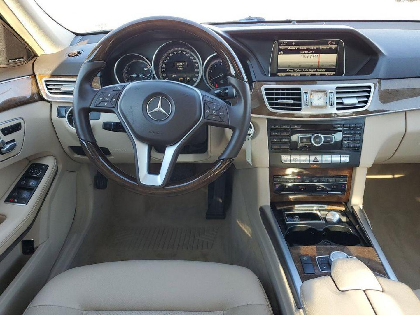 2014 Polar White /Silk Beige/Espresso Brown Mercedes-Benz E-Class E350 Sedan (WDDHF5KB9EA) with an 3.5L V6 DOHC 24V engine, 7-Speed Automatic transmission, located at 6064 Gull Rd, Kalamazoo, MI, 49048, (269) 222-0088, 42.328388, -85.512924 - Introducing the 2014 Mercedes-Benz E-Class E350, a hallmark of luxury and performance. This refined sedan seamlessly combines sophisticated design with dynamic capabilities, making it an ideal choice for discerning drivers. Equipped with a robust V6, 3.5L engine, the E350 delivers a smooth yet power - Photo#27