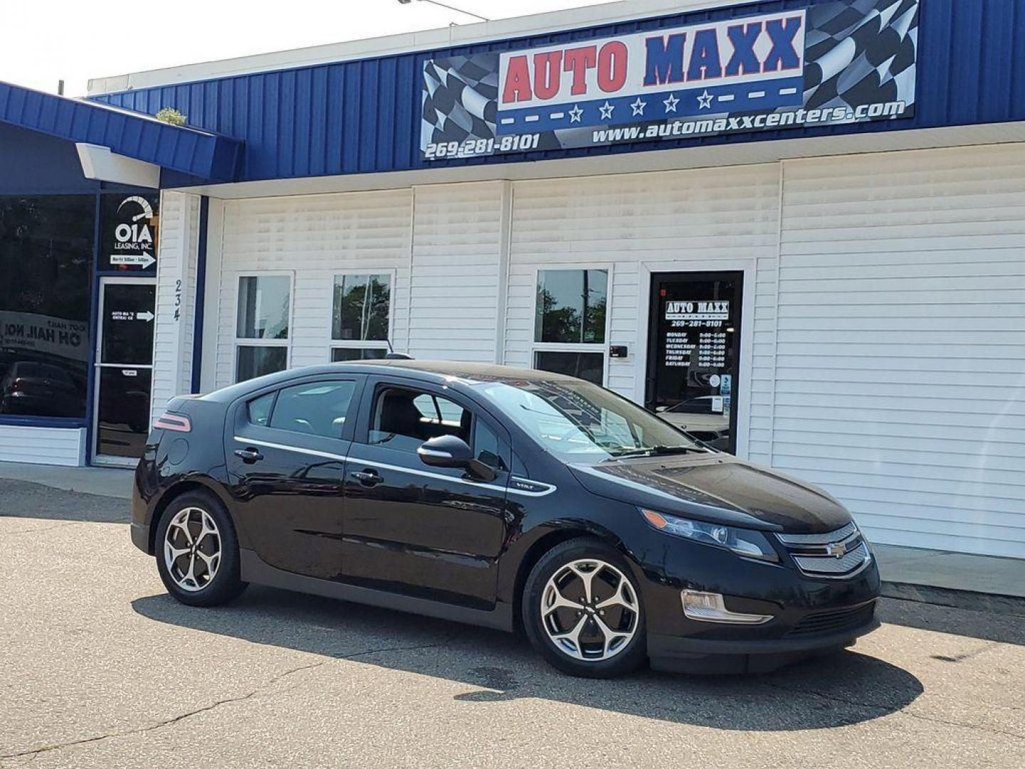 2015 Black /Jet Black/Dark Accents Chevrolet Volt Premium (1G1RB6E47FU) with an ELECTRIC engine, Continuously Variable Transmission transmission, located at 234 Columbia Ave, Battle Creek, MI, 49015, (269) 222-0088, 42.298264, -85.192543 - <b>Vehicle Details</b><br>Discover exceptional efficiency and premium comfort with our 2015 Chevrolet Volt Premium, now available at our dealership. This forward-thinking hybrid vehicle combines an electric motor with front-wheel drive, delivering an impressive blend of performance and eco-friendlin - Photo#0