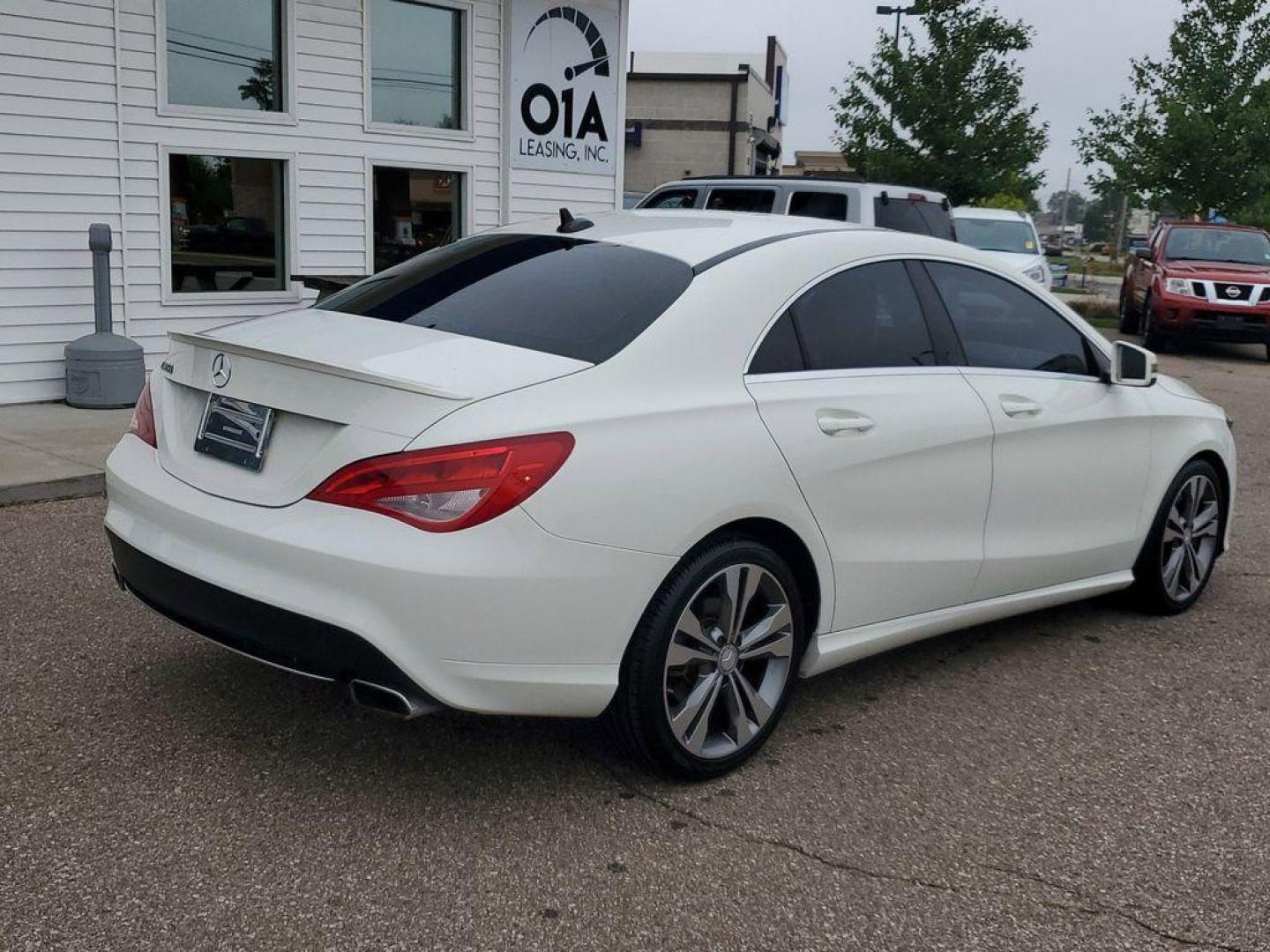 2015 Cirrus White /Black Mercedes-Benz CLA-Class CLA250 (WDDSJ4EB3FN) with an 2.0L L4 DOHC 16V engine, 7-Speed Automatic transmission, located at 234 Columbia Ave, Battle Creek, MI, 49015, (269) 222-0088, 42.298264, -85.192543 - <b>Vehicle Details</b><br>Introducing the 2015 Mercedes-Benz CLA 250, a sophisticated blend of performance and luxury designed for discerning drivers. This sleek, front-wheel-drive sedan is powered by a responsive 4-cylinder, 2.0L turbocharged engine, providing an engaging driving experience with ef - Photo#1