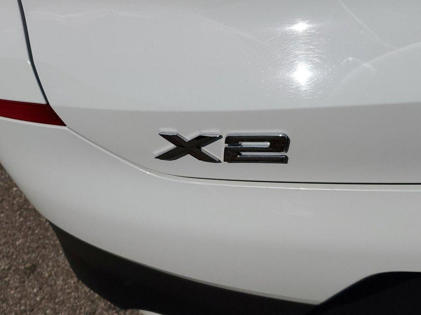 2018 Alpine White /Black BMW X2 xDrive28i (WBXYJ5C35JE) with an 2.0L L4 DOHC 16V engine, 8A transmission, located at 234 Columbia Ave, Battle Creek, MI, 49015, (269) 222-0088, 42.298264, -85.192543 - <b>Vehicle Details</b><br>Experience the thrill of driving with this stunning 2018 BMW X2 xDrive28i! This exceptional compact SUV combines BMW's hallmark performance and luxury, featuring a powerful 2.0L 4-cylinder engine and advanced all-wheel drive (AWD) system. Whether you're navigating city stre - Photo#30