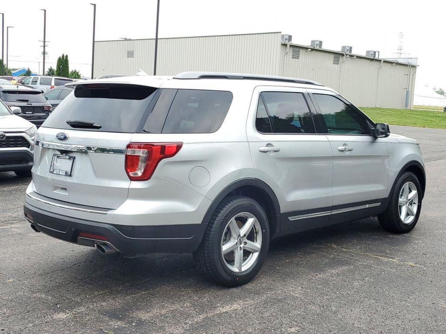 2018 Ingot Silver Metallic /Ebony Black Ford Explorer XLT FWD (1FM5K7D86JG) with an 3.5L V6 DOHC 24V engine, 6A transmission, located at 234 Columbia Ave, Battle Creek, MI, 49015, (269) 222-0088, 42.298264, -85.192543 - <b>Vehicle Details</b><br>Experience adventure and comfort like never before with this exceptional 2018 Ford Explorer XLT! A marvel in engineering, this SUV boasts a powerful V6, 3.5L engine paired with Front-Wheel Drive, ensuring robust performance and smooth handling on every journey. Step insid - Photo#1