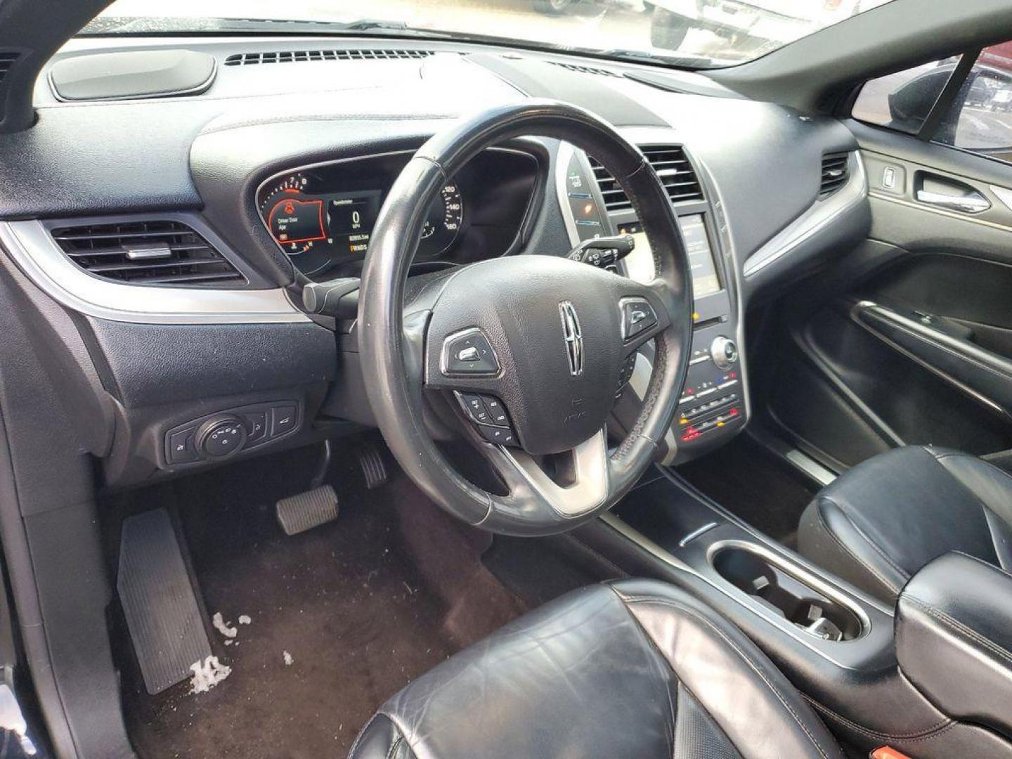 2018 Black Velvet /Ebony Lincoln MKC Select AWD (5LMCJ2D98JU) with an 2.0L L4 DOHC 16V engine, 6A transmission, located at 234 Columbia Ave, Battle Creek, MI, 49015, (269) 222-0088, 42.298264, -85.192543 - <b>Equipment</b><br>Conquer any rainy, snowy, or icy road conditions this winter with the all wheel drive system on it. Our dealership has already run the CARFAX report and it is clean. A clean CARFAX is a great asset for resale value in the future. This 2018 Lincoln MKC has a 4 Cyl, 2.0L high outpu - Photo#12