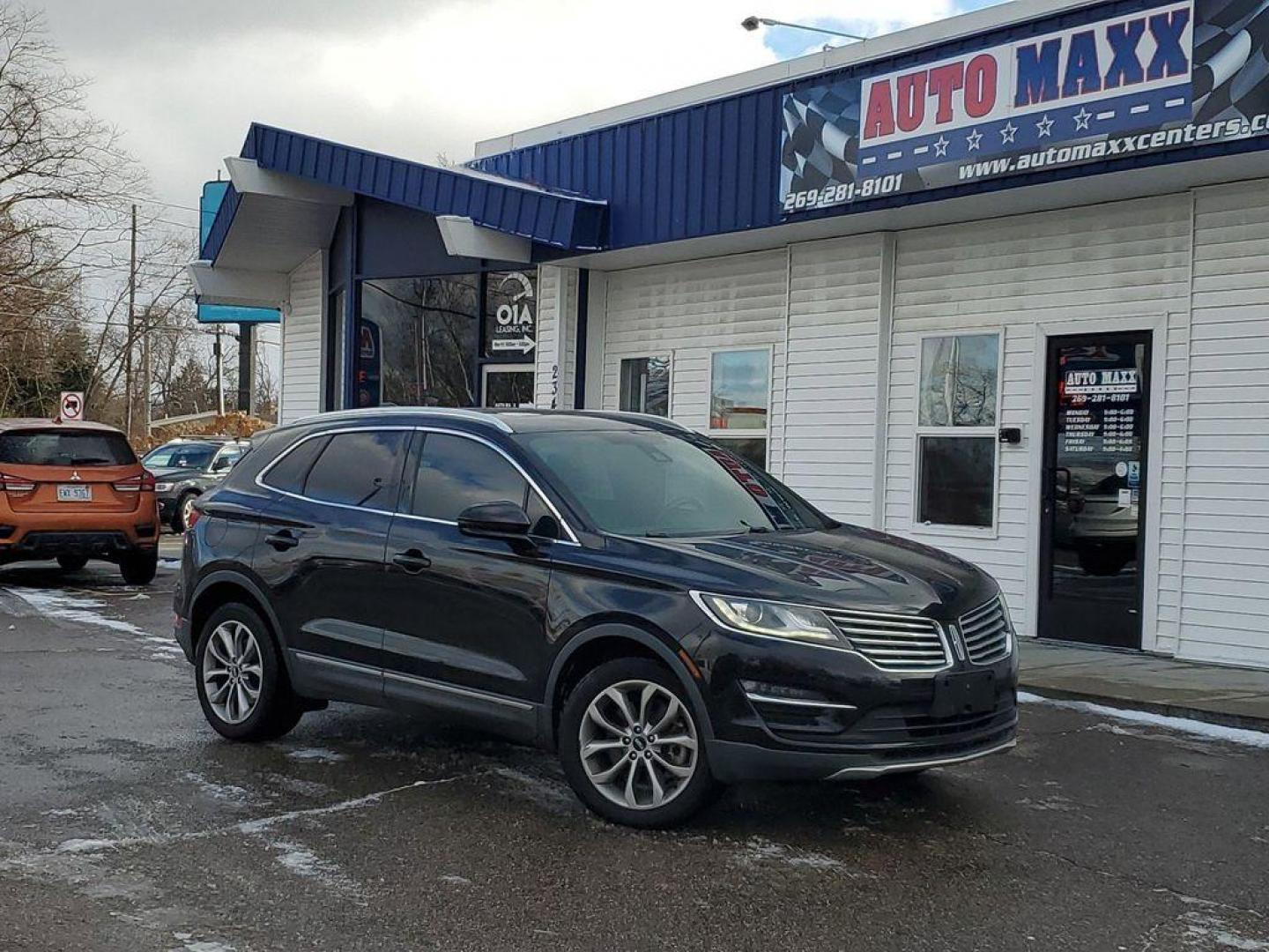 2018 Black Velvet /Ebony Lincoln MKC Select AWD (5LMCJ2D98JU) with an 2.0L L4 DOHC 16V engine, 6A transmission, located at 234 Columbia Ave, Battle Creek, MI, 49015, (269) 222-0088, 42.298264, -85.192543 - <b>Equipment</b><br>Conquer any rainy, snowy, or icy road conditions this winter with the all wheel drive system on it. Our dealership has already run the CARFAX report and it is clean. A clean CARFAX is a great asset for resale value in the future. This 2018 Lincoln MKC has a 4 Cyl, 2.0L high outpu - Photo#0