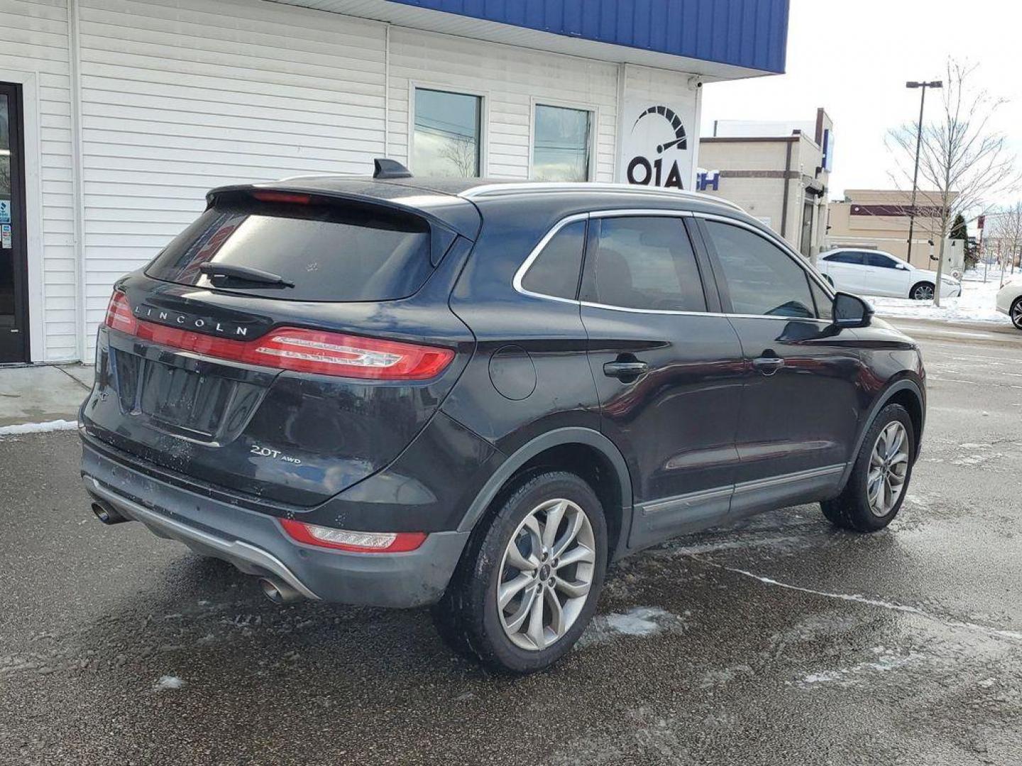 2018 Black Velvet /Ebony Lincoln MKC Select AWD (5LMCJ2D98JU) with an 2.0L L4 DOHC 16V engine, 6A transmission, located at 234 Columbia Ave, Battle Creek, MI, 49015, (269) 222-0088, 42.298264, -85.192543 - <b>Equipment</b><br>Conquer any rainy, snowy, or icy road conditions this winter with the all wheel drive system on it. Our dealership has already run the CARFAX report and it is clean. A clean CARFAX is a great asset for resale value in the future. This 2018 Lincoln MKC has a 4 Cyl, 2.0L high outpu - Photo#1