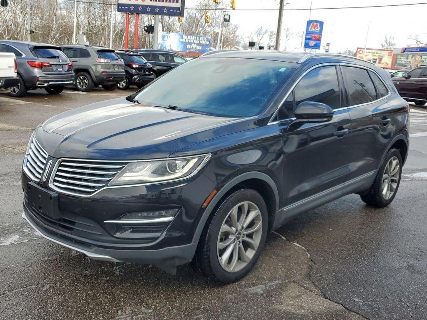 2018 Black Velvet /Ebony Lincoln MKC Select AWD (5LMCJ2D98JU) with an 2.0L L4 DOHC 16V engine, 6A transmission, located at 234 Columbia Ave, Battle Creek, MI, 49015, (269) 222-0088, 42.298264, -85.192543 - <b>Equipment</b><br>Conquer any rainy, snowy, or icy road conditions this winter with the all wheel drive system on it. Our dealership has already run the CARFAX report and it is clean. A clean CARFAX is a great asset for resale value in the future. This 2018 Lincoln MKC has a 4 Cyl, 2.0L high outpu - Photo#3