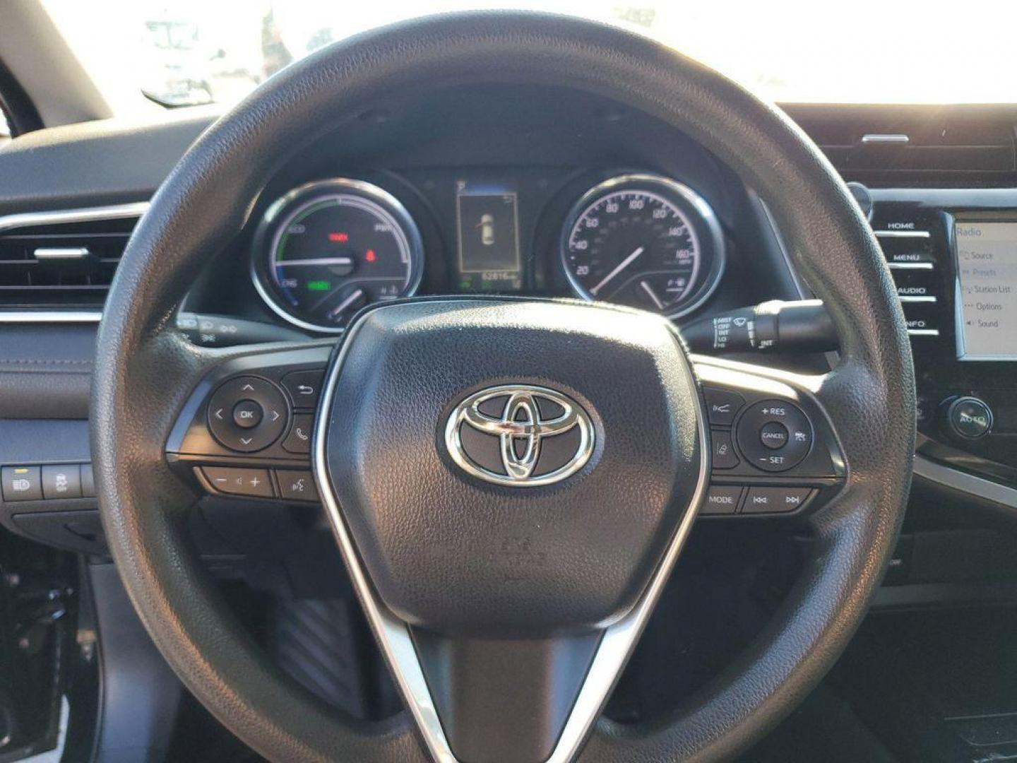 2018 Midnight Black Metallic /Black Toyota Camry Hybrid XLE (4T1B31HK5JU) with an 2.5L L4 DOHC 16V HYBRID engine, CVT transmission, located at 6064 Gull Rd, Kalamazoo, MI, 49048, (269) 222-0088, 42.328388, -85.512924 - <b>Vehicle Details</b><br>For sale at our dealership, we present a meticulously maintained 2018 Toyota Camry Hybrid LE with front-wheel drive and a powerful L4, 2.5L engine. This reliable sedan combines exceptional fuel efficiency with a smooth driving experience, making it an excellent choice for d - Photo#19