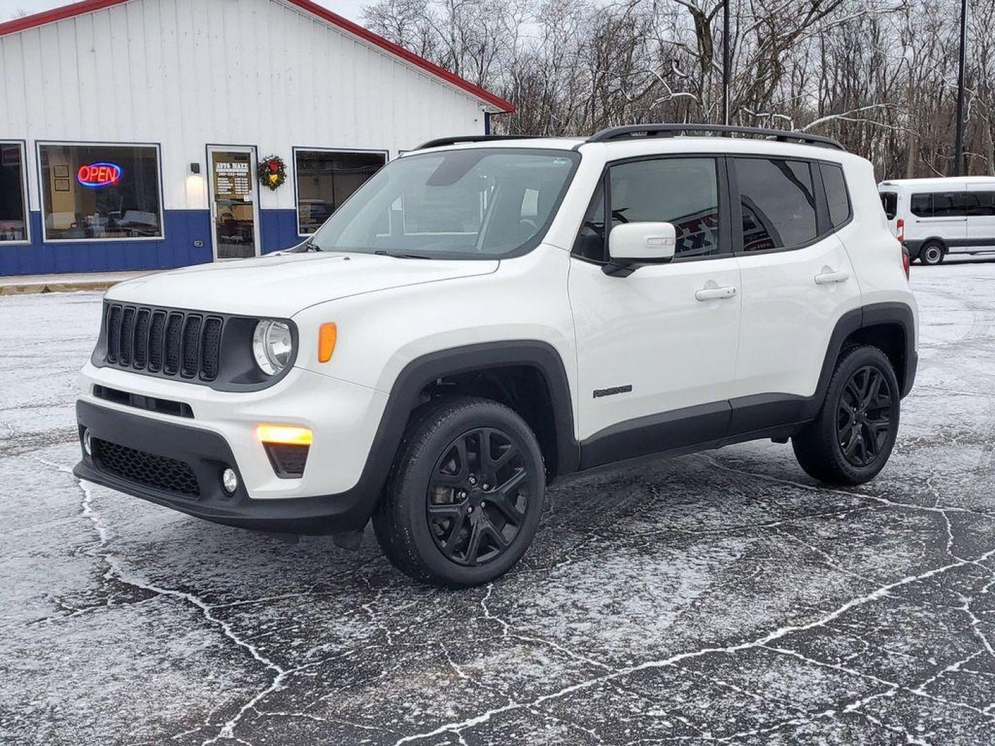 2019 Alpine White Clearcoat /black Jeep Renegade Latitude 4WD (ZACNJBBB4KP) with an 2.4L L4 DOHC 16V engine, 9A transmission, located at 6064 Gull Rd, Kalamazoo, MI, 49048, (269) 222-0088, 42.328388, -85.512924 - <b>Summary</b><br>Power Moonroof<br><br><b>Vehicle Details</b><br>Explore the perfect blend of style, capability, and modern technology with our 2019 Jeep Renegade Altitude. This versatile SUV is ready to elevate your driving experience with its robust 4WD system and efficient 4-cylinder, 2.4L engin - Photo#1