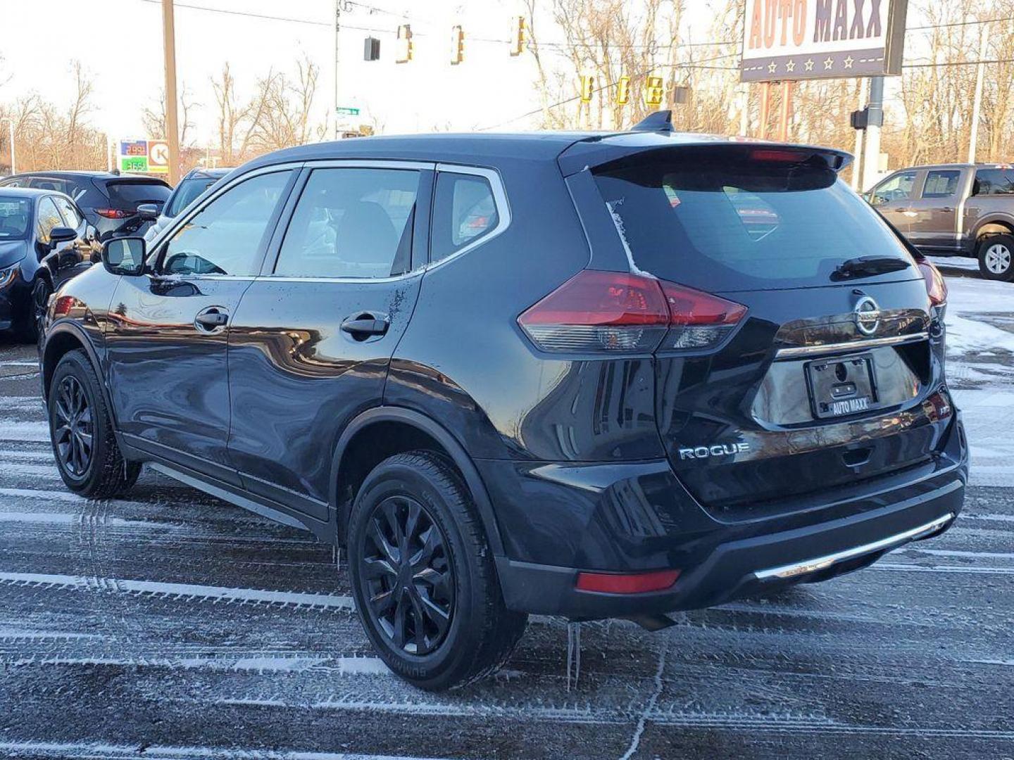 2019 Magnetic Black Pearl /Charcoal Nissan Rogue S AWD (5N1AT2MV9KC) with an 2.5L L4 DOHC 16V engine, CVT transmission, located at 234 Columbia Ave, Battle Creek, MI, 49015, (269) 222-0088, 42.298264, -85.192543 - <b>Vehicle Details</b><br>Discover the perfect blend of versatility and reliability with this 2019 Nissan Rogue S, now available at our dealership. This well-maintained compact SUV is equipped with all-wheel drive, making it an excellent choice for navigating diverse road conditions with confidence. - Photo#2