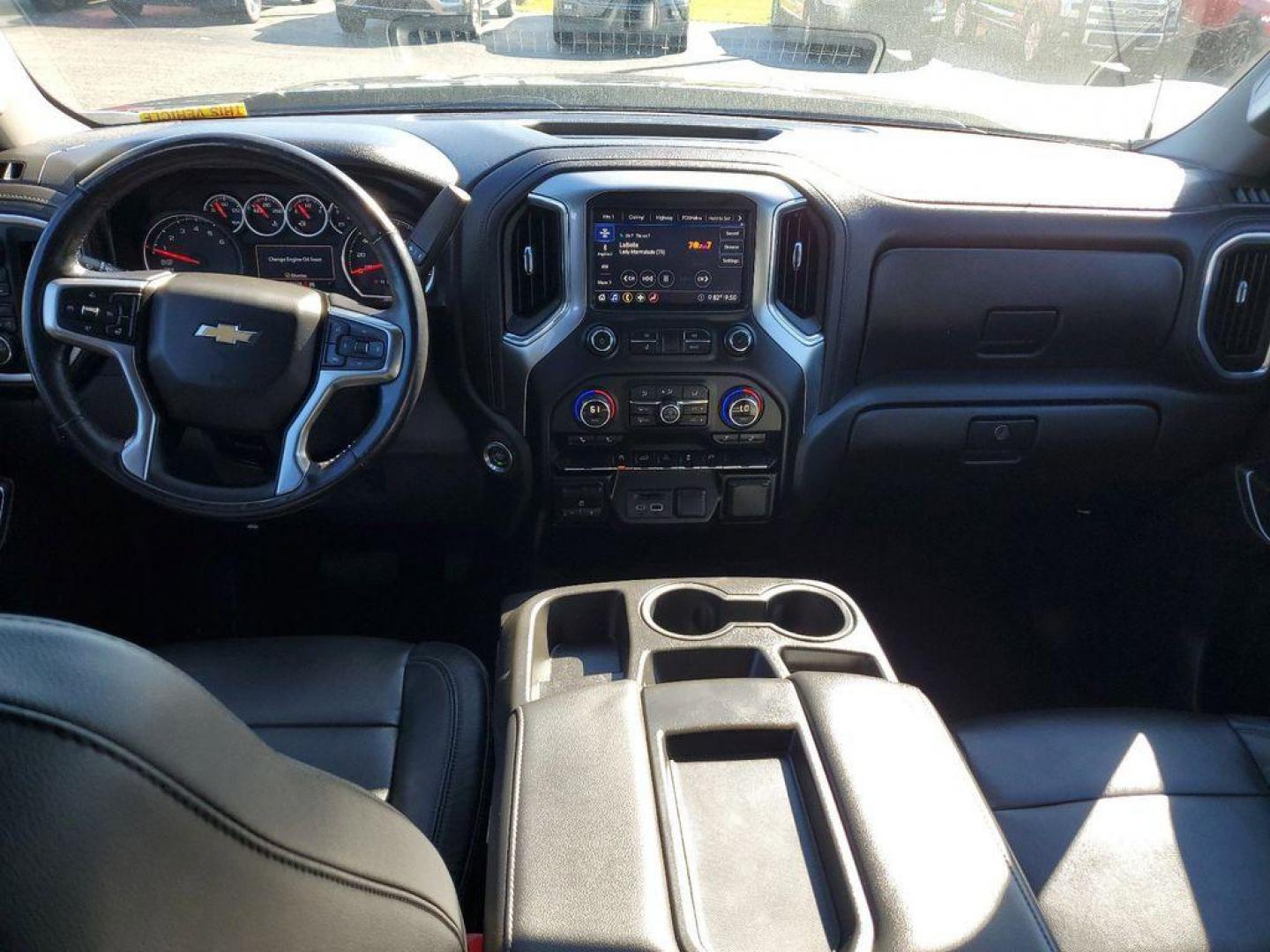 2020 BLACK /Jet Black Chevrolet Silverado 1500 LT Crew Cab 4WD (3GCPYDEK1LG) with an 2.7L L4 DOHC 16V TURBO engine, 6A transmission, located at 6064 Gull Rd, Kalamazoo, MI, 49048, (269) 222-0088, 42.328388, -85.512924 - <b>Vehicle Details</b><br>Discover unbeatable value with our 2020 Chevrolet Silverado 1500 LT, now available at our dealership. This rugged yet refined pickup is equipped with a robust L4, 2.7L engine and 4WD, ensuring powerful performance and exceptional handling in any terrain. This Silverado 150 - Photo#10