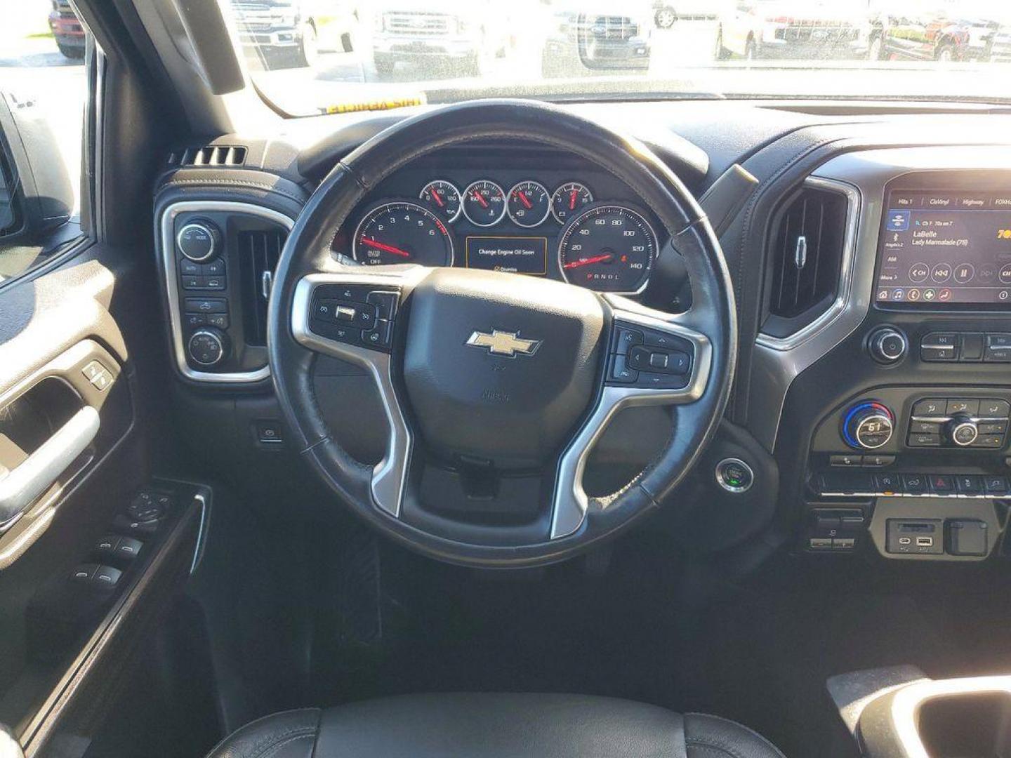 2020 BLACK /Jet Black Chevrolet Silverado 1500 LT Crew Cab 4WD (3GCPYDEK1LG) with an 2.7L L4 DOHC 16V TURBO engine, 6A transmission, located at 6064 Gull Rd, Kalamazoo, MI, 49048, (269) 222-0088, 42.328388, -85.512924 - <b>Vehicle Details</b><br>Discover unbeatable value with our 2020 Chevrolet Silverado 1500 LT, now available at our dealership. This rugged yet refined pickup is equipped with a robust L4, 2.7L engine and 4WD, ensuring powerful performance and exceptional handling in any terrain. This Silverado 150 - Photo#11