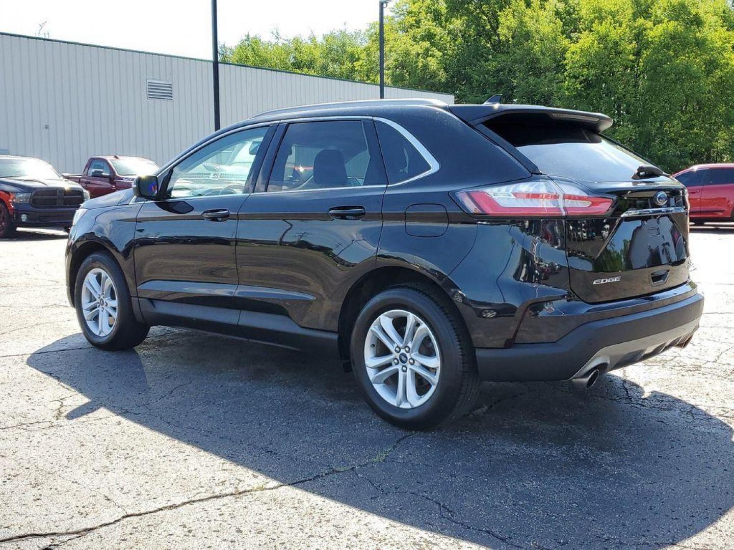 2020 Agate Black /Ebony Ford Edge SEL AWD (2FMPK4J9XLB) with an 2.0L L4 DOHC 16V engine, 6A transmission, located at 6064 Gull Rd, Kalamazoo, MI, 49048, (269) 222-0088, 42.328388, -85.512924 - Discover the perfect blend of performance, comfort, and advanced technology in the 2020 Ford Edge SEL, equipped with an efficient L4, 2.0L engine and All-Wheel Drive (AWD) system. This reliable midsize SUV offers a robust driving experience, ideal for both city commutes and adventurous getaways.<br> - Photo#2