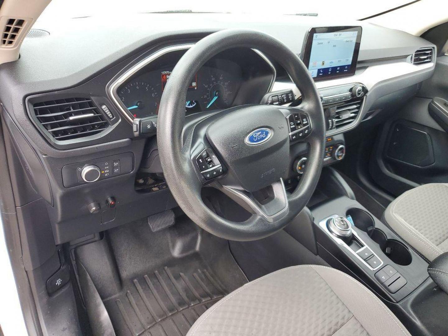 2020 Oxford White /Dark Earth Gray Ford Escape SE AWD (1FMCU9G62LU) with an 1.5L L3 engine, 6A transmission, located at 234 Columbia Ave, Battle Creek, MI, 49015, (269) 222-0088, 42.298264, -85.192543 - <b>Vehicle Details</b><br>Looking for a reliable and spacious SUV? Look no further than this pre-owned 2020 Ford Escape SE with 4WD and a powerful L3, 1.5L engine! This vehicle has 137,594 miles on it and is in excellent condition. Equipped with Cross-Traffic Alert, Hands Free Bluetooth, Navigation - Photo#10