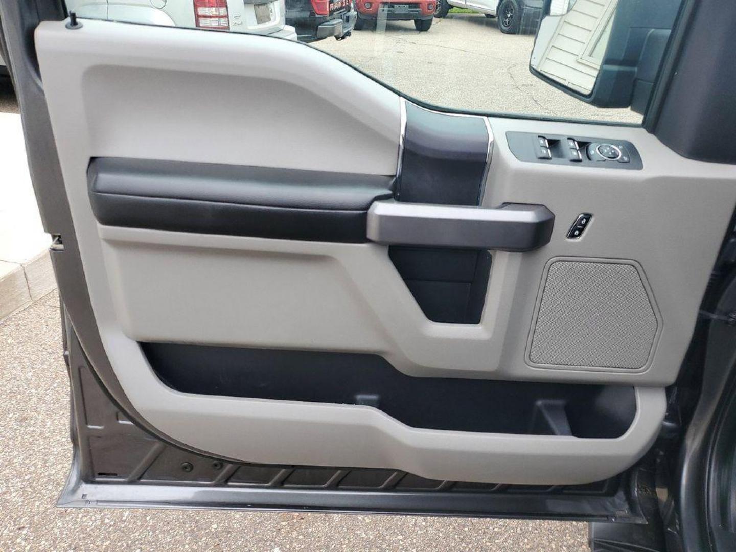 2020 Magnetic /Medium Earth Grey Ford F-150 XLT SuperCrew 6.5-ft. Bed 4WD (1FTEW1E43LF) with an 3.5L V6 TURBO engine, 6A transmission, located at 234 Columbia Ave, Battle Creek, MI, 49015, (269) 222-0088, 42.298264, -85.192543 - <b>Vehicle Details</b><br>Introducing the exceptional 2020 Ford F-150 XLT, now available at our esteemed dealership. This impressive used pickup truck combines raw power with advanced features, making it the perfect choice for both work and leisure. With a remarkable 119,811 miles on the odometer, t - Photo#6