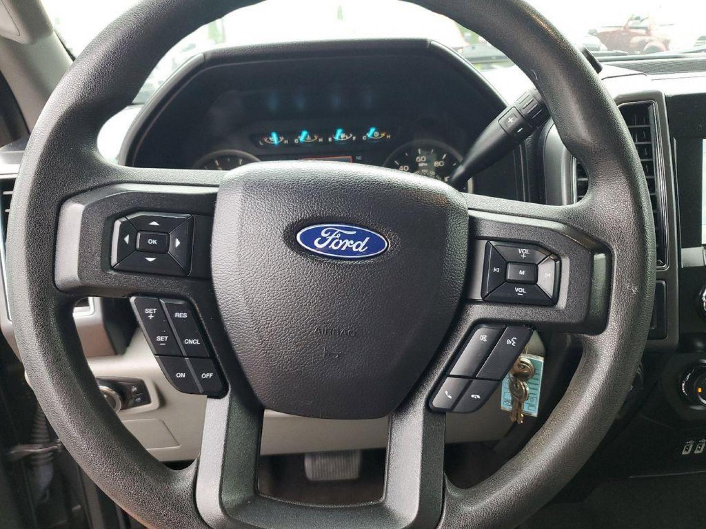 2020 Magnetic /Medium Earth Grey Ford F-150 XLT SuperCrew 6.5-ft. Bed 4WD (1FTEW1E43LF) with an 3.5L V6 TURBO engine, 6A transmission, located at 234 Columbia Ave, Battle Creek, MI, 49015, (269) 222-0088, 42.298264, -85.192543 - <b>Vehicle Details</b><br>Introducing the exceptional 2020 Ford F-150 XLT, now available at our esteemed dealership. This impressive used pickup truck combines raw power with advanced features, making it the perfect choice for both work and leisure. With a remarkable 119,811 miles on the odometer, t - Photo#19