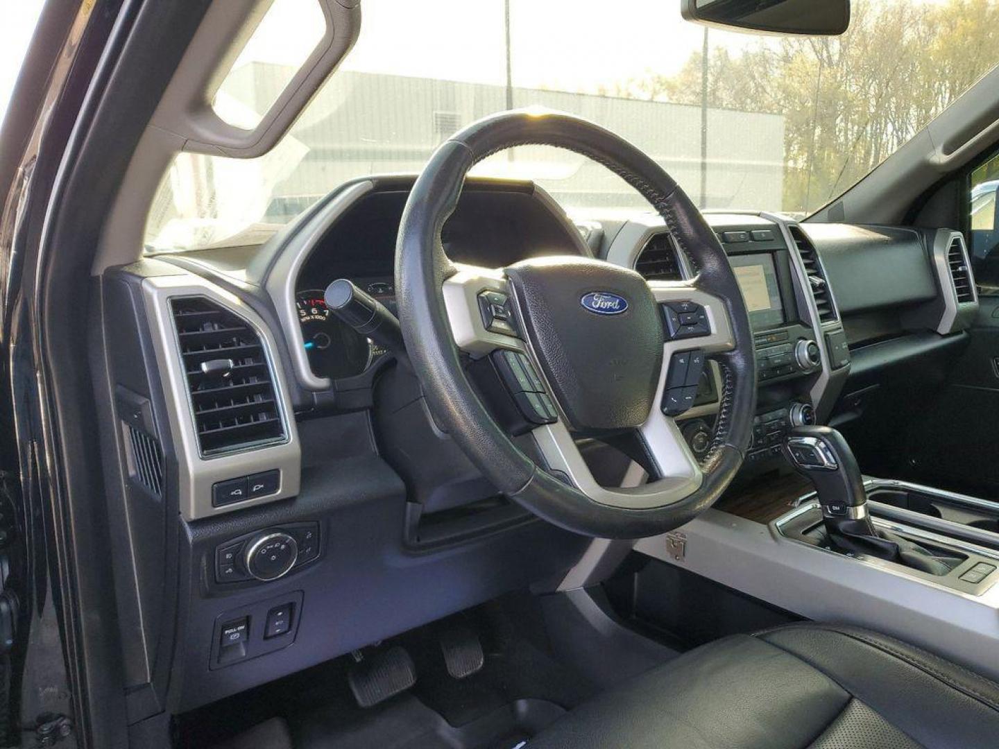 2020 Blac /Black Ford F-150 King-Ranch SuperCrew 5.5-ft. 4WD (1FTEW1E56LF) with an 5.0L V8 OHV 32V engine, 6A transmission, located at 234 Columbia Ave, Battle Creek, MI, 49015, (269) 222-0088, 42.298264, -85.192543 - This pre-owned 2020 Ford F-150 LARIAT is a powerful and versatile truck that is ready to tackle any job or adventure. With only 101,076 miles on the odometer, this truck is in excellent condition and has plenty of life left in it. The 4WD system and V8, 5.0L engine provide exceptional performance an - Photo#18