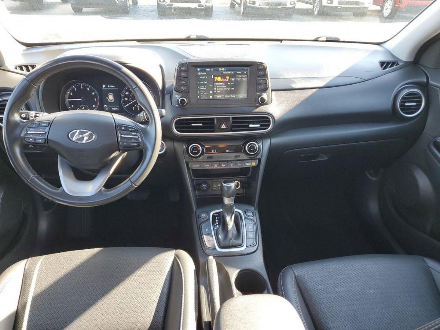 2020 Chalk White /Black Hyundai Kona Limited AWD (KM8K3CA55LU) with an 1.6L L4 DOHC 16V TURBO engine, 7A transmission, located at 234 Columbia Ave, Battle Creek, MI, 49015, (269) 222-0088, 42.298264, -85.192543 - <b>Vehicle Details</b><br>Looking for a reliable and stylish SUV? Look no further than this 2020 Hyundai Kona Limited with only 43110 miles on the odometer. This vehicle is equipped with 4WD, making it perfect for all types of terrain. Under the hood, you'll find a powerful L4, 1.6L engine that pr - Photo#10