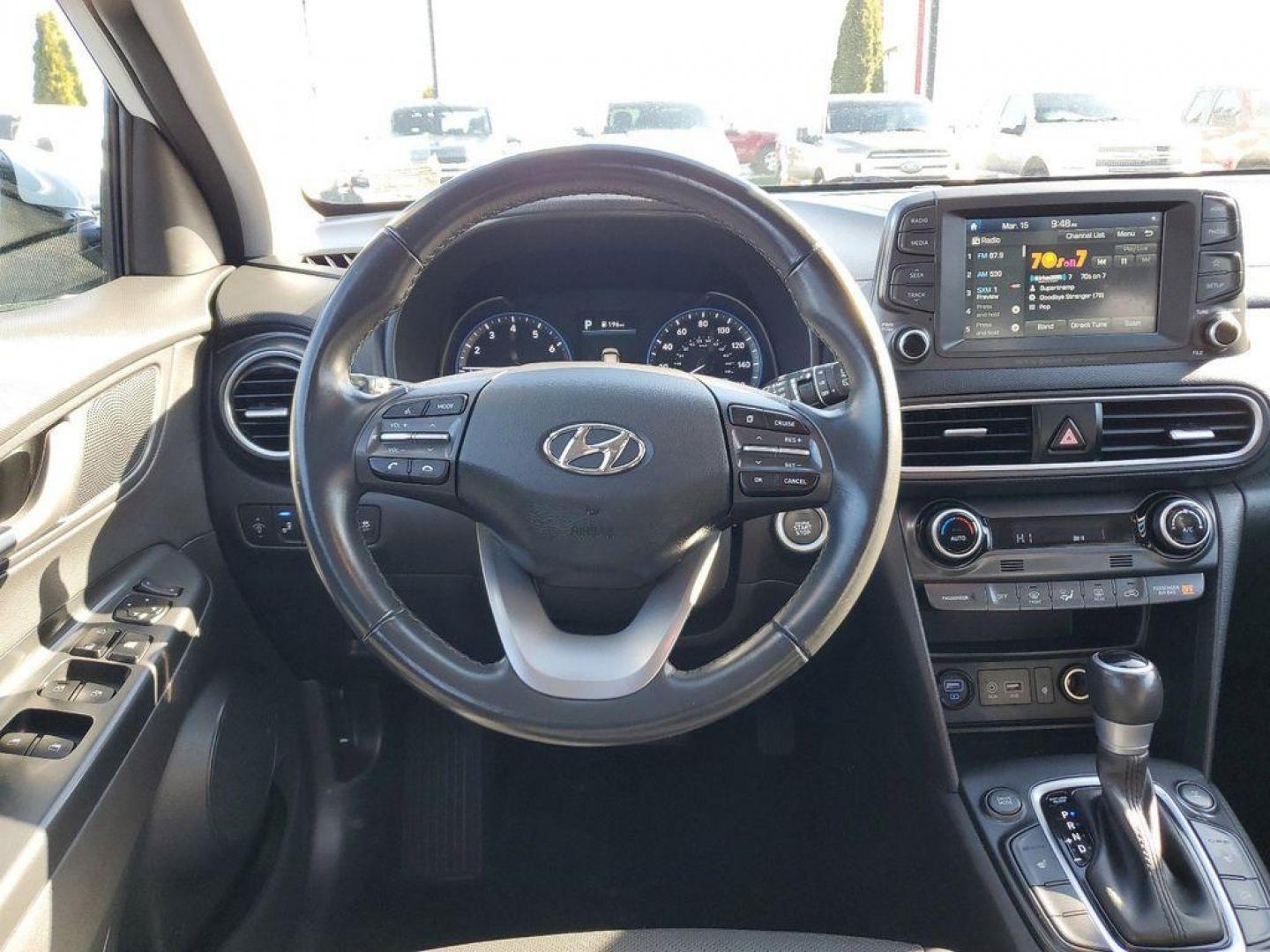 2020 Chalk White /Black Hyundai Kona Limited AWD (KM8K3CA55LU) with an 1.6L L4 DOHC 16V TURBO engine, 7A transmission, located at 234 Columbia Ave, Battle Creek, MI, 49015, (269) 222-0088, 42.298264, -85.192543 - <b>Vehicle Details</b><br>Looking for a reliable and stylish SUV? Look no further than this 2020 Hyundai Kona Limited with only 43110 miles on the odometer. This vehicle is equipped with 4WD, making it perfect for all types of terrain. Under the hood, you'll find a powerful L4, 1.6L engine that pr - Photo#11