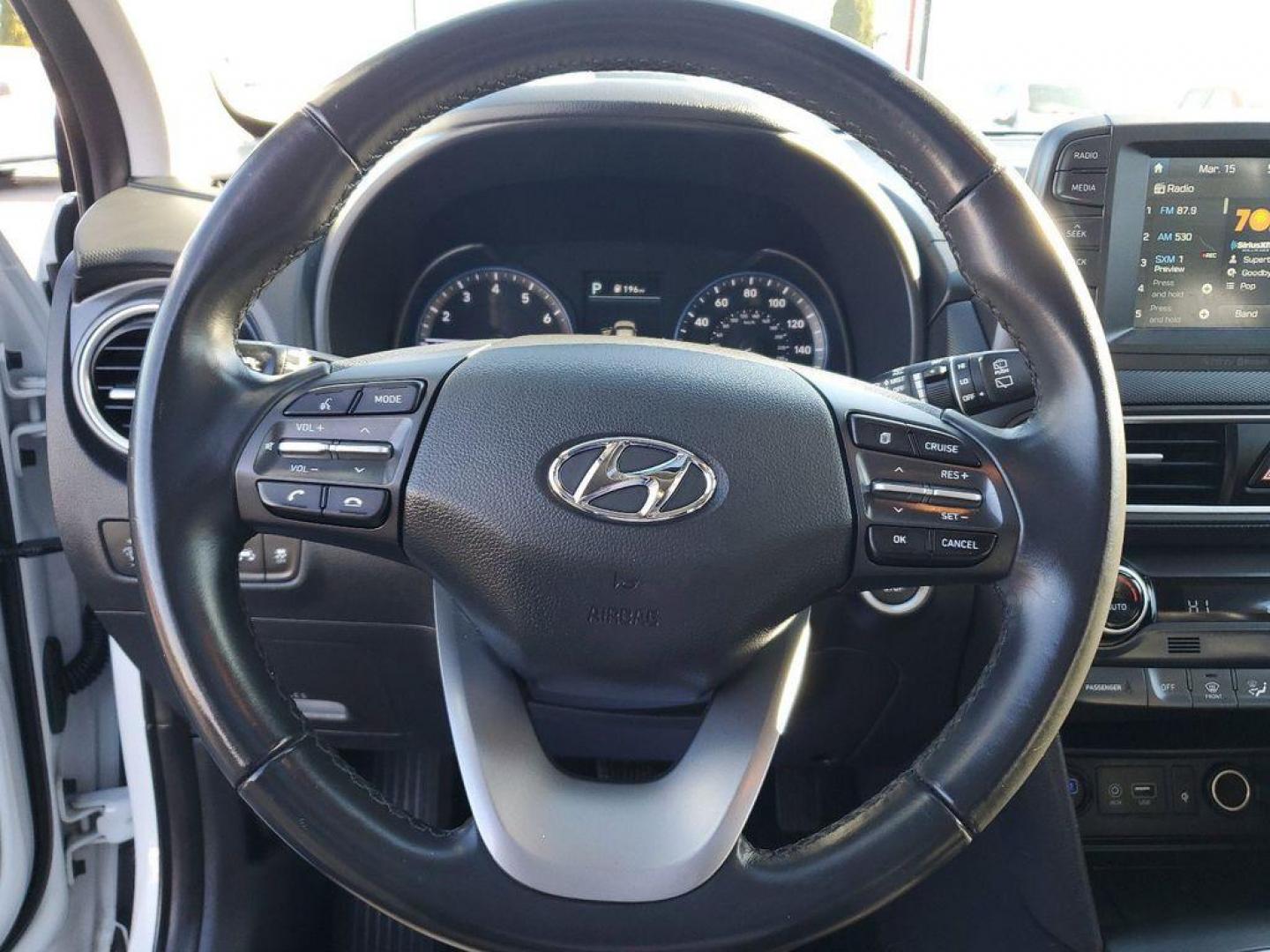 2020 Chalk White /Black Hyundai Kona Limited AWD (KM8K3CA55LU) with an 1.6L L4 DOHC 16V TURBO engine, 7A transmission, located at 234 Columbia Ave, Battle Creek, MI, 49015, (269) 222-0088, 42.298264, -85.192543 - <b>Vehicle Details</b><br>Looking for a reliable and stylish SUV? Look no further than this 2020 Hyundai Kona Limited with only 43110 miles on the odometer. This vehicle is equipped with 4WD, making it perfect for all types of terrain. Under the hood, you'll find a powerful L4, 1.6L engine that pr - Photo#21