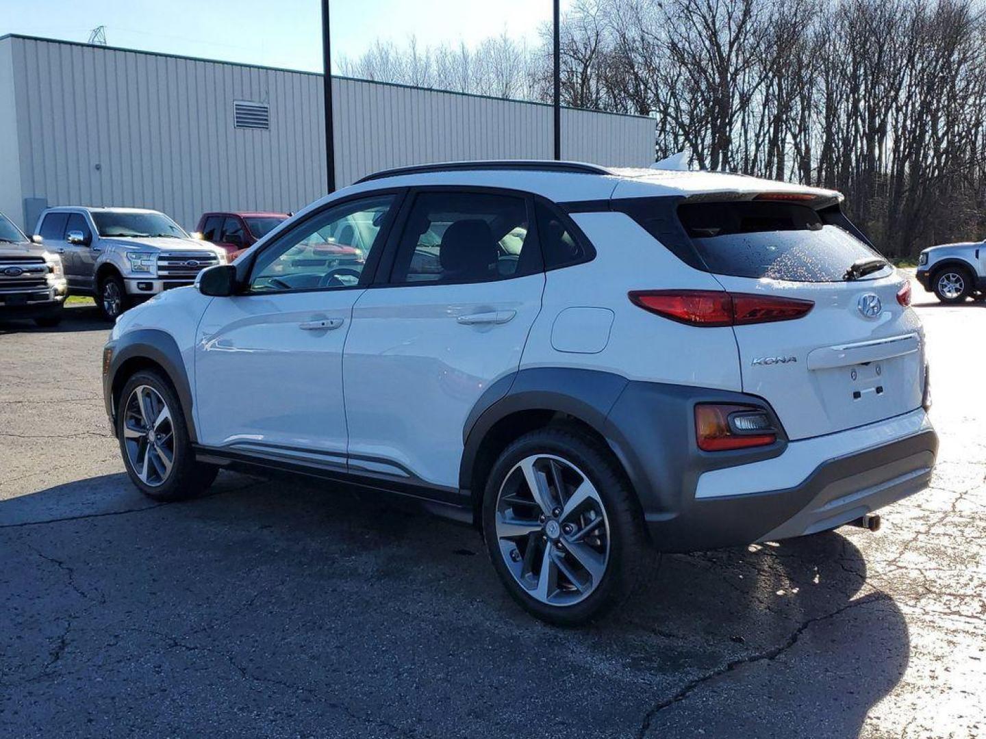 2020 Chalk White /Black Hyundai Kona Limited AWD (KM8K3CA55LU) with an 1.6L L4 DOHC 16V TURBO engine, 7A transmission, located at 234 Columbia Ave, Battle Creek, MI, 49015, (269) 222-0088, 42.298264, -85.192543 - <b>Vehicle Details</b><br>Looking for a reliable and stylish SUV? Look no further than this 2020 Hyundai Kona Limited with only 43110 miles on the odometer. This vehicle is equipped with 4WD, making it perfect for all types of terrain. Under the hood, you'll find a powerful L4, 1.6L engine that pr - Photo#2