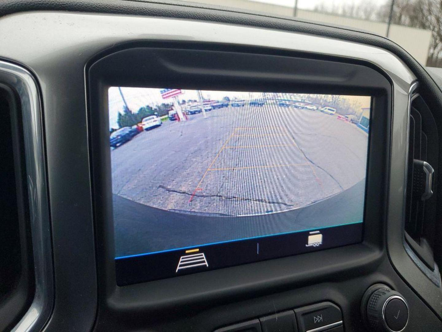 2021 Black /Jet Black Chevrolet Silverado 1500 LT Crew Cab Long Box 2WD (3GCPYJEK1MG) with an 2.7L L4 DOHC 16V TURBO engine, 6A transmission, located at 6064 Gull Rd, Kalamazoo, MI, 49048, (269) 222-0088, 42.328388, -85.512924 - Get ready to elevate your driving experience with this exceptional 2021 Chevrolet Silverado 1500 LT 4WD! This powerhouse of a truck combines rugged capability with modern sophistication, making it the perfect choice for both work and play. Under the hood, you'll find a dynamic 4-cylinder, 2.7L turbo - Photo#25