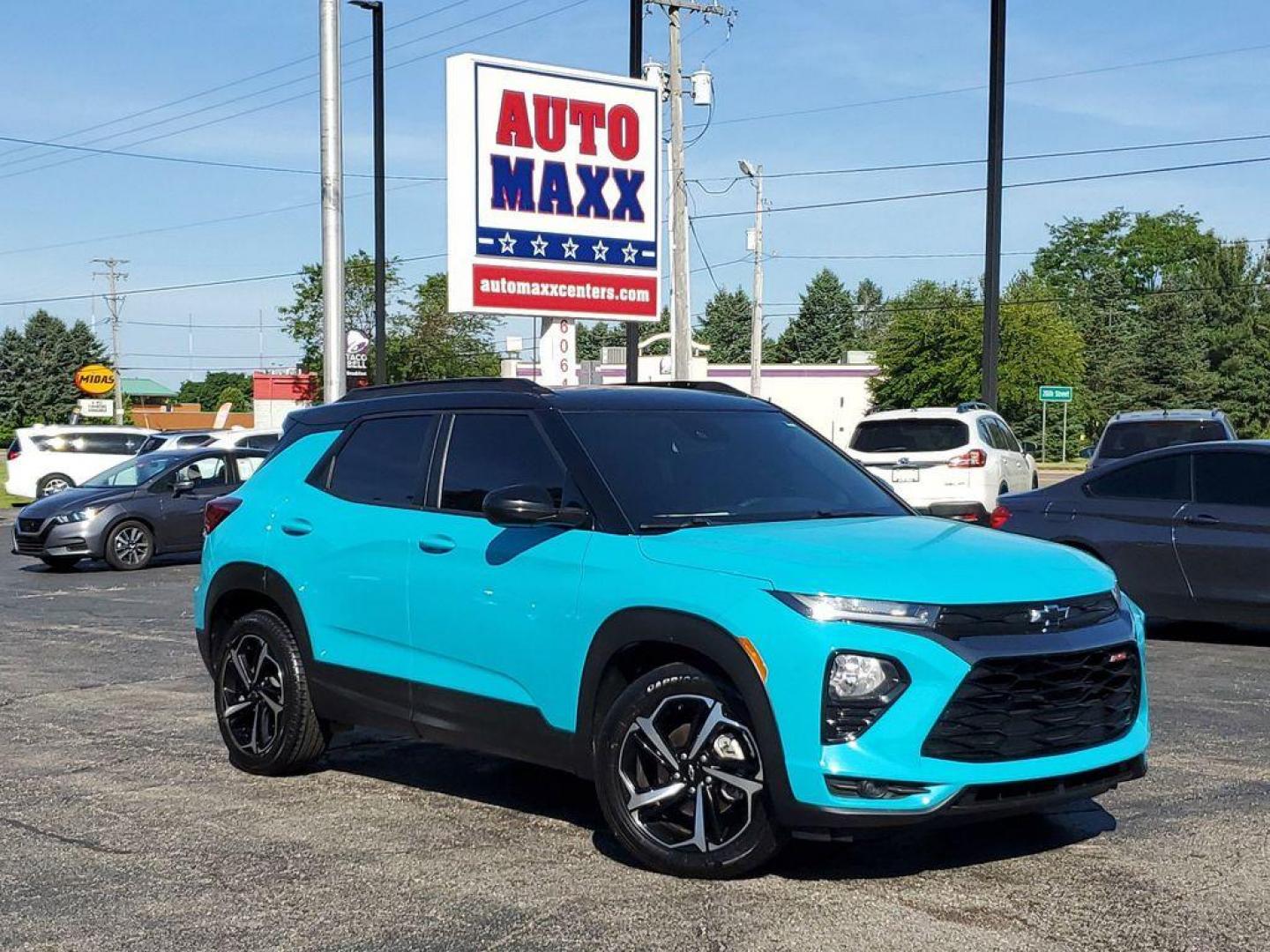 2021 Oasis Blue /Jet Black w/Red Accents Chevrolet Trailblazer RS (KL79MTSL4MB) with an 1.3L L3 DOHC 12V engine, 9A transmission, located at 6064 Gull Rd, Kalamazoo, MI, 49048, (269) 222-0088, 42.328388, -85.512924 - <b>Vehicle Details</b><br>Introducing the sleek and stylish 2021 Chevrolet TrailBlazer RS, now available at our dealership with only 78,731 miles on the odometer. This well-maintained vehicle comes equipped with a powerful L3, 1.3L engine and front-wheel drive for a smooth and efficient driving expe - Photo#0