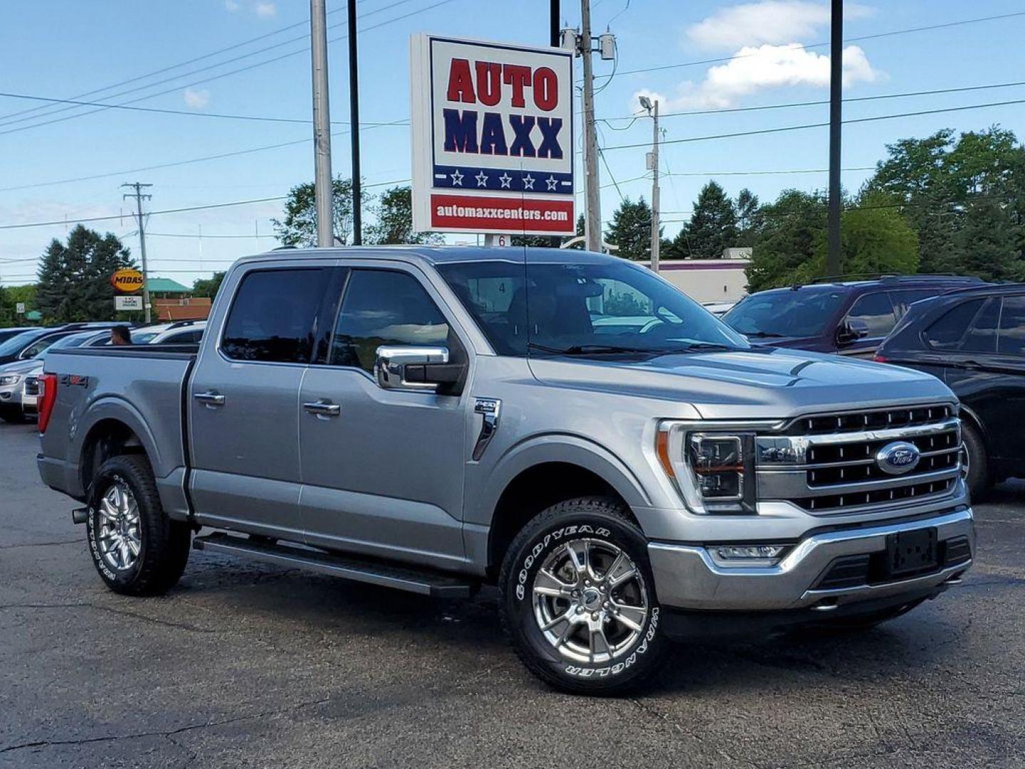 2021 Iconic Silver Metallic /Black/Baja Tan Ford F-150 XLT SuperCrew 6.5-ft. Bed 4WD (1FTEW1EP6MK) with an 2.7L V6 DOHC 24V engine, 6A transmission, located at 6064 Gull Rd, Kalamazoo, MI, 49048, (269) 222-0088, 42.328388, -85.512924 - Rev up your lifestyle with this pristine 2021 Ford F-150 LARIAT! This rugged beast combines luxury and performance in one stunning package, designed to conquer both city streets and off-road adventures with ease. Under the hood, you'll find the robust V6, 2.7L engine that delivers impressive power a - Photo#0