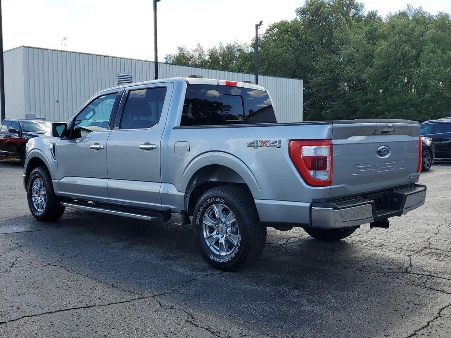 2021 Iconic Silver Metallic /Black/Baja Tan Ford F-150 XLT SuperCrew 6.5-ft. Bed 4WD (1FTEW1EP6MK) with an 2.7L V6 DOHC 24V engine, 6A transmission, located at 6064 Gull Rd, Kalamazoo, MI, 49048, (269) 222-0088, 42.328388, -85.512924 - Rev up your lifestyle with this pristine 2021 Ford F-150 LARIAT! This rugged beast combines luxury and performance in one stunning package, designed to conquer both city streets and off-road adventures with ease. Under the hood, you'll find the robust V6, 2.7L engine that delivers impressive power a - Photo#2