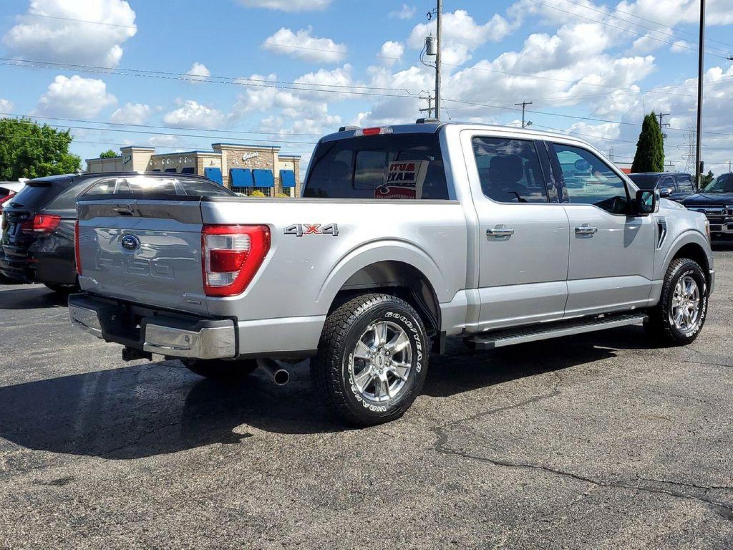 2021 Iconic Silver Metallic /Black/Baja Tan Ford F-150 XLT SuperCrew 6.5-ft. Bed 4WD (1FTEW1EP6MK) with an 2.7L V6 DOHC 24V engine, 6A transmission, located at 6064 Gull Rd, Kalamazoo, MI, 49048, (269) 222-0088, 42.328388, -85.512924 - Rev up your lifestyle with this pristine 2021 Ford F-150 LARIAT! This rugged beast combines luxury and performance in one stunning package, designed to conquer both city streets and off-road adventures with ease. Under the hood, you'll find the robust V6, 2.7L engine that delivers impressive power a - Photo#3