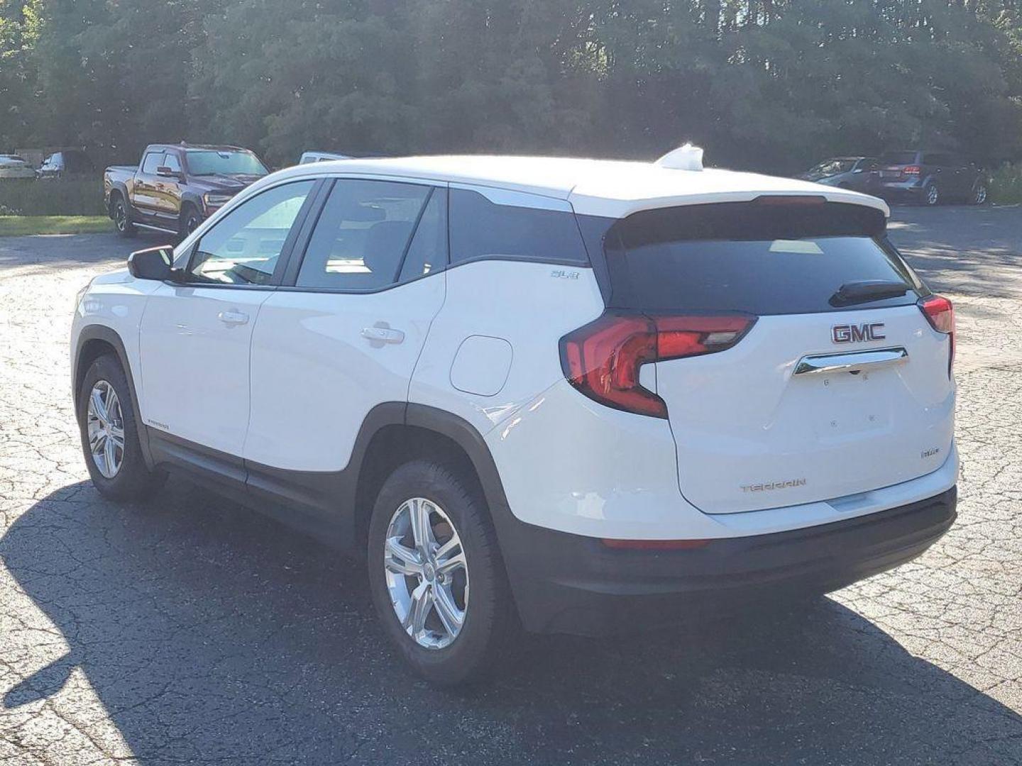 2021 Summit White /Jet Black GMC Terrain SLE AWD (3GKALTEV3ML) with an 1.4L L4 DOHC 16V TURBO engine, 6A transmission, located at 6064 Gull Rd, Kalamazoo, MI, 49048, (269) 222-0088, 42.328388, -85.512924 - <b>Vehicle Details</b><br>Experience the perfect blend of style, performance, and technology with this impressive 2021 GMC Terrain SLE! This versatile SUV, boasting a robust AWD system and a fuel-efficient L4, 1.5L engine, is designed to handle all your driving needs with ease and efficiency. Whethe - Photo#2