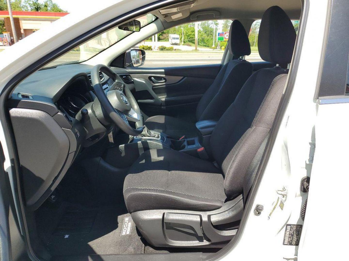 2021 Glacier White /Charcoal Nissan Rogue Sport S AWD (JN1BJ1AW0MW) with an 2.0L L4 DOHC 16V engine, CVT transmission, located at 234 Columbia Ave, Battle Creek, MI, 49015, (269) 222-0088, 42.298264, -85.192543 - <b>Vehicle Details</b><br>**Exceptional Deal on a 2021 Nissan Rogue Sport S AWD!** Unlock the perfect blend of style, comfort, and utility with our 2021 Nissan Rogue Sport S, equipped with a robust L4, 2.0L engine and All-Wheel Drive (AWD) system, ready to tackle any road condition. This vehicle co - Photo#8