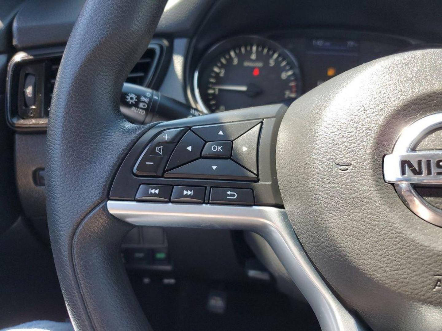 2021 Glacier White /Charcoal Nissan Rogue Sport S AWD (JN1BJ1AW0MW) with an 2.0L L4 DOHC 16V engine, CVT transmission, located at 234 Columbia Ave, Battle Creek, MI, 49015, (269) 222-0088, 42.298264, -85.192543 - <b>Vehicle Details</b><br>**Exceptional Deal on a 2021 Nissan Rogue Sport S AWD!** Unlock the perfect blend of style, comfort, and utility with our 2021 Nissan Rogue Sport S, equipped with a robust L4, 2.0L engine and All-Wheel Drive (AWD) system, ready to tackle any road condition. This vehicle co - Photo#16