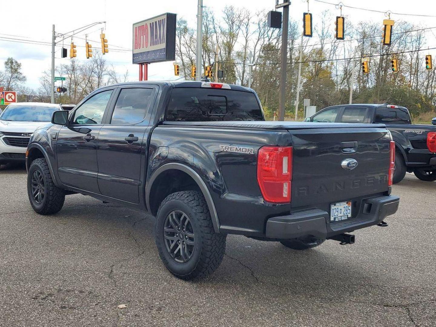 2022 Shadow Black /Ebony Ford Ranger XL SuperCrew 4WD (1FTER4FH7NL) with an 2.3L L4 DOHC 16V engine, 10A transmission, located at 234 Columbia Ave, Battle Creek, MI, 49015, (269) 222-0088, 42.298264, -85.192543 - <b>Vehicle Details</b><br>Tremor Package Discover the perfect blend of power and comfort with our 2022 Ford Ranger, now available at our dealership. This impressive pickup boasts a robust 4WD system and a 4-cylinder, 2.3L engine, offering both efficiency and the capability to tackle any terrain with - Photo#2