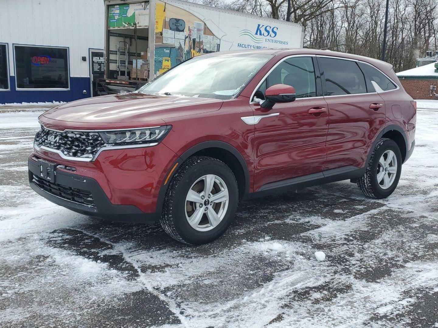 2022 Passion Red Tintcoat /Black Kia Sorento LX AWD (5XYRGDLC7NG) with an 2.4L L4 DOHC 16V engine, 6A transmission, located at 6064 Gull Rd, Kalamazoo, MI, 49048, (269) 222-0088, 42.328388, -85.512924 - <b>Vehicle Details</b><br>Introducing the 2022 Kia Sorento LX, a perfect blend of style, performance, and technology, ready to elevate your driving experience! This exceptional SUV, with just 47,290 miles on the odometer, offers the reliability and confidence of a CARFAX 1-Owner and Clean Report, en - Photo#2