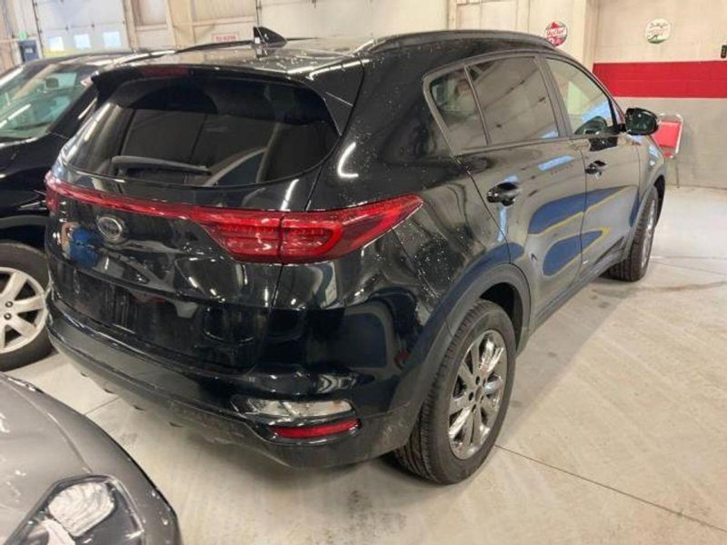 2022 /GREY Kia Sportage Nightfall Edition AWD (KNDP6CAC8N7) with an 2.4L V6 DOHC 24V engine, 6A transmission, located at 6064 Gull Rd, Kalamazoo, MI, 49048, (269) 222-0088, 42.328388, -85.512924 - <b>Summary</b><br>Power Moonroof Our experienced Auto Maxx team is excited to assist you in your next vehicle purchase. Welcome to the best source for online deals.<br><br><b>Vehicle Details</b><br>When it comes to any auto purchase, there is nothing more important than safety. the Kia Sportage will - Photo#1