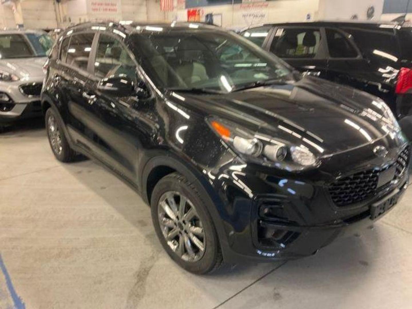 2022 /GREY Kia Sportage Nightfall Edition AWD (KNDP6CAC8N7) with an 2.4L V6 DOHC 24V engine, 6A transmission, located at 6064 Gull Rd, Kalamazoo, MI, 49048, (269) 222-0088, 42.328388, -85.512924 - <b>Summary</b><br>Power Moonroof Our experienced Auto Maxx team is excited to assist you in your next vehicle purchase. Welcome to the best source for online deals.<br><br><b>Vehicle Details</b><br>When it comes to any auto purchase, there is nothing more important than safety. the Kia Sportage will - Photo#5