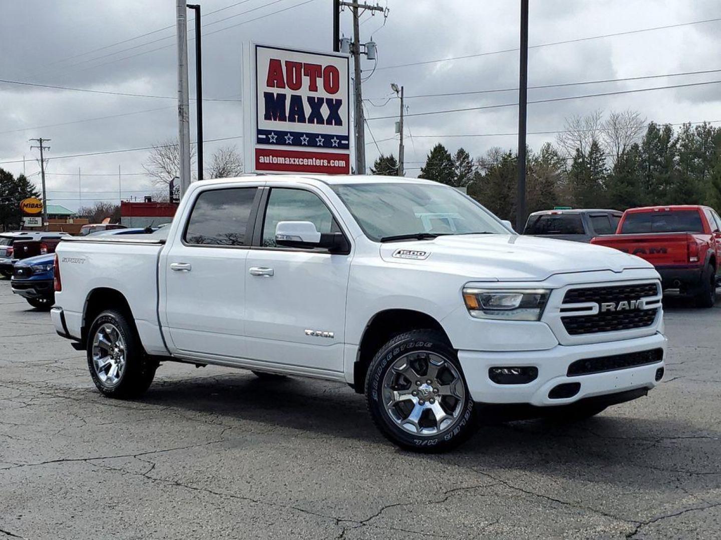 2022 Bright White Clearcoat /Black RAM 1500 Big Horn Crew Cab SWB 4WD (1C6RRFFG6NN) with an 3.6L V6 DOHC 24V engine, 8A transmission, located at 6064 Gull Rd, Kalamazoo, MI, 49048, (269) 222-0088, 42.328388, -85.512924 - <b>Vehicle Details</b><br>This impressive pre-owned 2022 Ram 1500 Big Horn is a top-of-the-line truck with only 45873 miles on it. Equipped with a powerful 3.6L V6 engine, this vehicle offers exceptional performance and capability. The 4WD system ensures that you can tackle any terrain with ease, ma - Photo#0