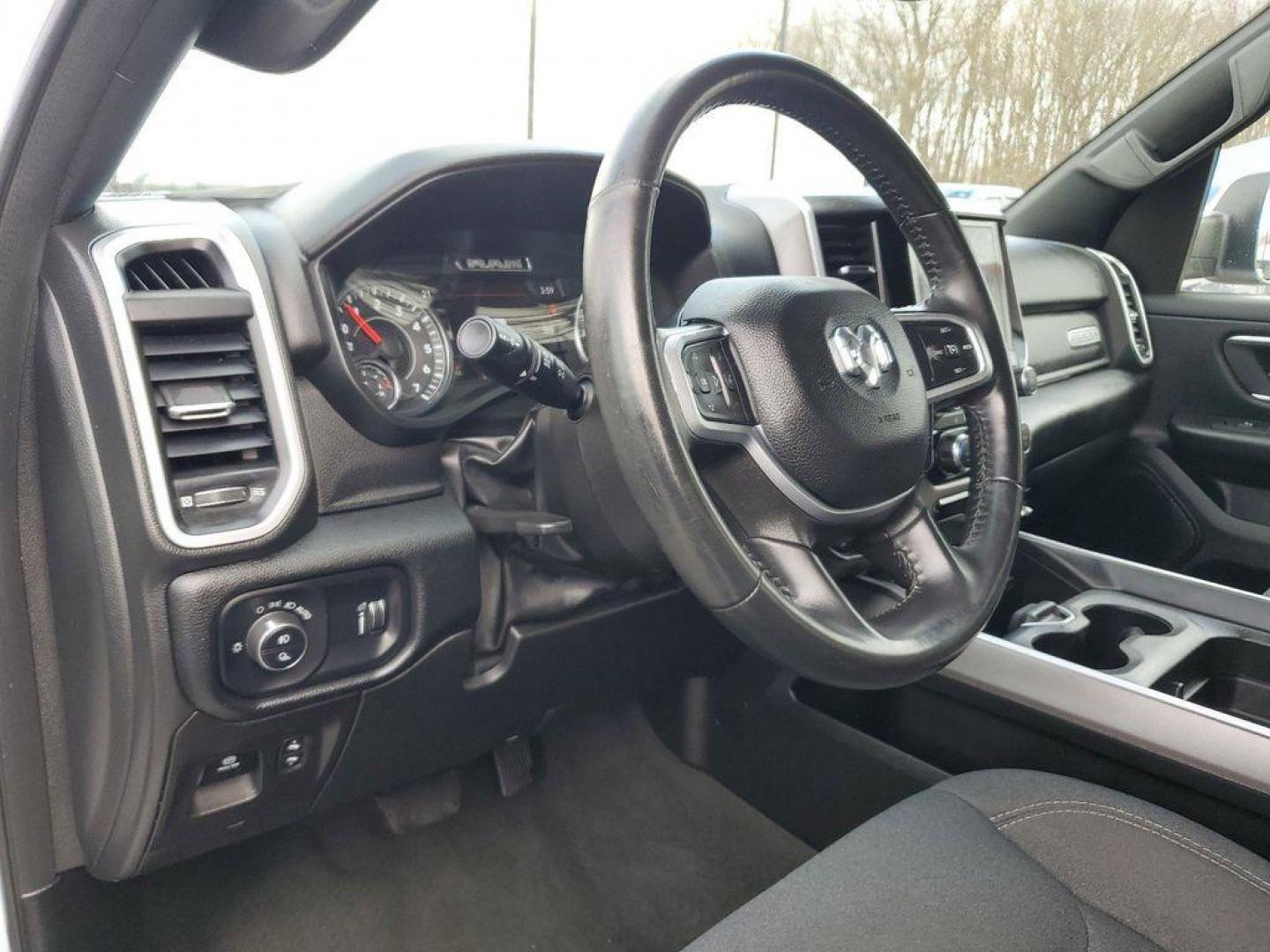 2022 Bright White Clearcoat /Black RAM 1500 Big Horn Crew Cab SWB 4WD (1C6RRFFG6NN) with an 3.6L V6 DOHC 24V engine, 8A transmission, located at 6064 Gull Rd, Kalamazoo, MI, 49048, (269) 222-0088, 42.328388, -85.512924 - <b>Vehicle Details</b><br>This impressive pre-owned 2022 Ram 1500 Big Horn is a top-of-the-line truck with only 45873 miles on it. Equipped with a powerful 3.6L V6 engine, this vehicle offers exceptional performance and capability. The 4WD system ensures that you can tackle any terrain with ease, ma - Photo#21