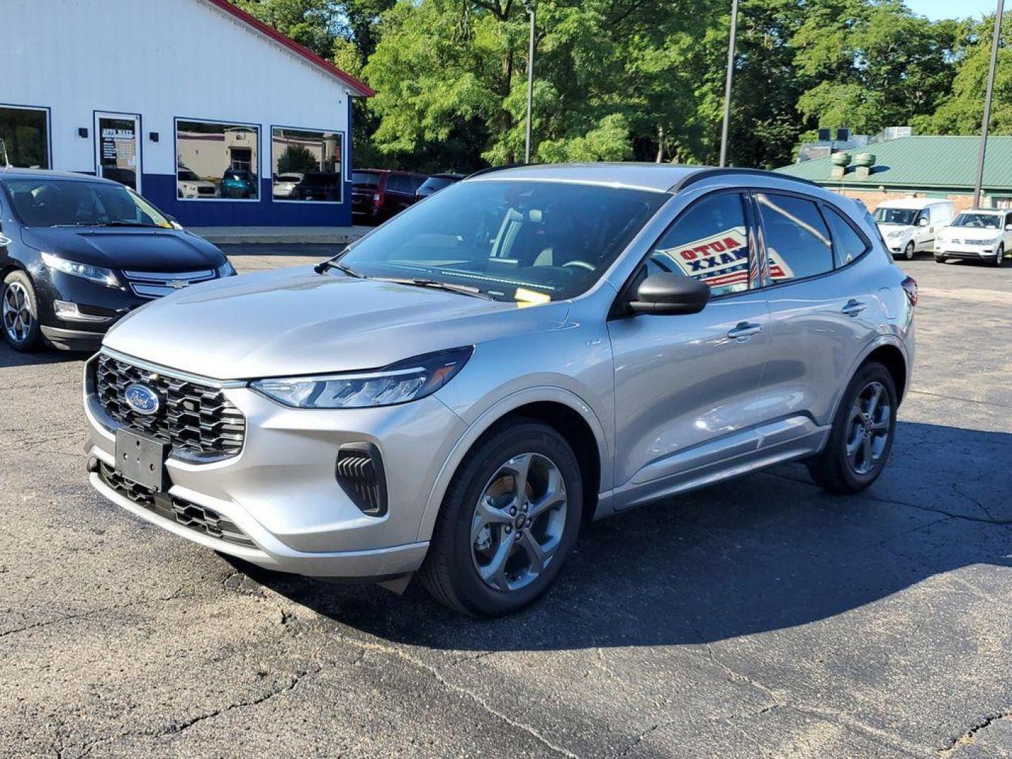 2023 Iconic Silver Metallic /Ebony Ford Escape ST-Line AWD (1FMCU9MN5PU) with an 1.5L L3 engine, 8A transmission, located at 6064 Gull Rd, Kalamazoo, MI, 49048, (269) 222-0088, 42.328388, -85.512924 - <b>Vehicle Details</b><br>Looking for a reliable and stylish SUV? Check out this 2023 Ford Escape ST Line with only 24,006 miles, available now at our dealership. This well-maintained vehicle comes with a CARFAX 1-Owner report, ensuring you are getting a quality car with a clean history. Equipped w - Photo#3