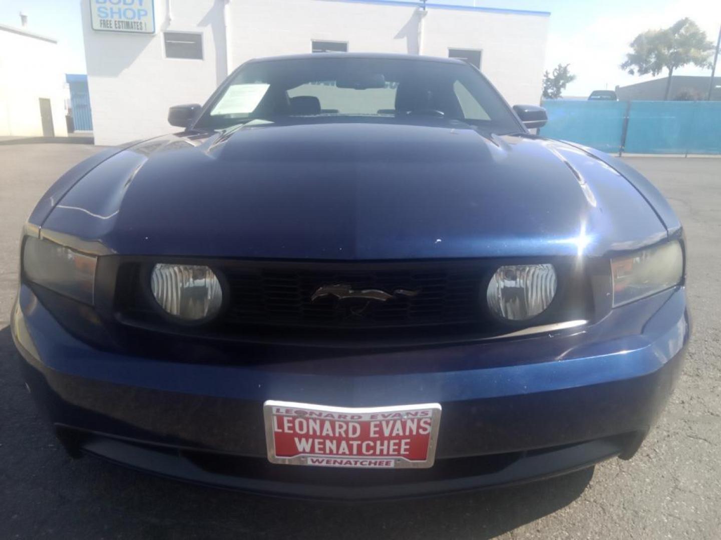 2010 Blue /Charcoal Black Ford Mustang GT Coupe (1ZVBP8CH3A5) with an 4.6L V8 SOHC 24V engine, Automatic transmission, located at 6064 Gull Rd, Kalamazoo, MI, 49048, (269) 222-0088, 42.328388, -85.512924 - <b>Equipment</b><br>The satellite radio system in the Ford Mustang gives you access to hundreds of nation-wide radio stations with a clear digital signal. This small car has a V8, 4.6L high output engine. This model is painted with a sleek and sophisticated black color. Enjoy the incredible handlin - Photo#3