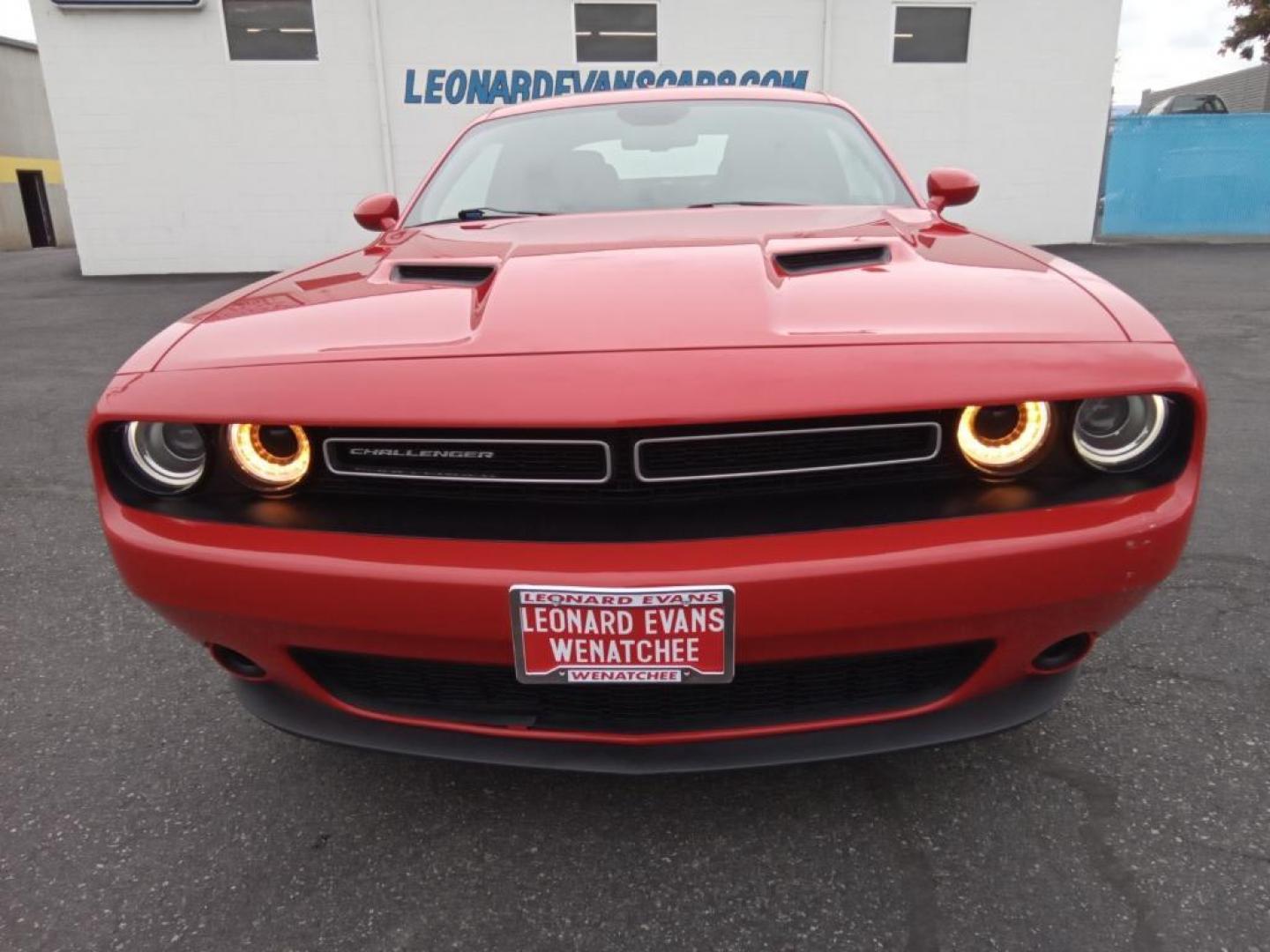 2019 Torred Clearcoat /Black Dodge Challenger GT (2C3CDZGG0KH) with an 3.6L V6 DOHC 24V engine, 8A transmission, located at 6064 Gull Rd, Kalamazoo, MI, 49048, (269) 222-0088, 42.328388, -85.512924 - <b>Equipment</b><br>Keep your hands warm all winter with a heated steering wheel in this model . with XM/Sirus Satellite Radio you are no longer restricted by poor quality local radio stations while driving this mid-size car. Anywhere on the planet, you will have hundreds of digital stations to c - Photo#3