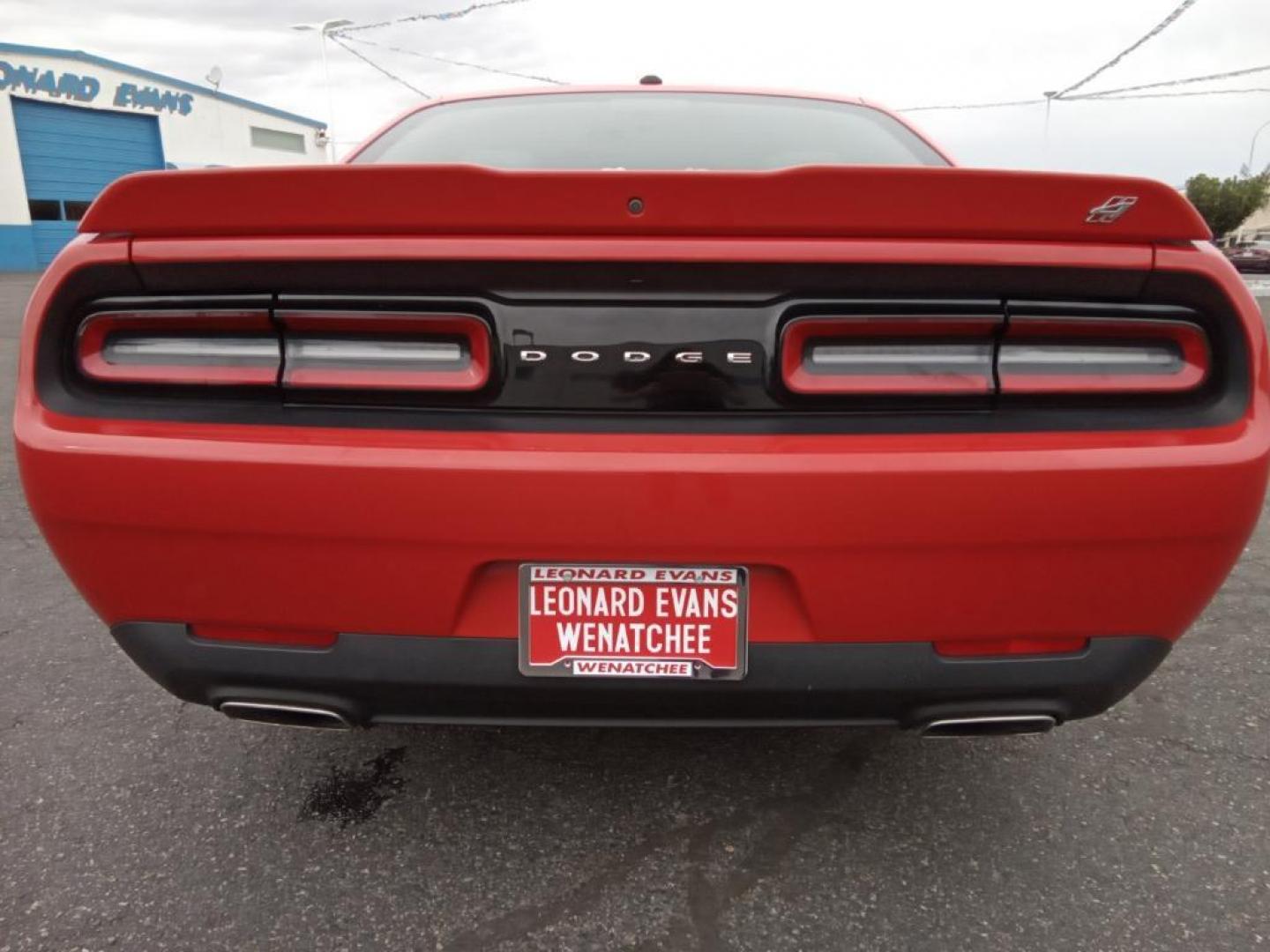 2019 Torred Clearcoat /Black Dodge Challenger GT (2C3CDZGG0KH) with an 3.6L V6 DOHC 24V engine, 8A transmission, located at 6064 Gull Rd, Kalamazoo, MI, 49048, (269) 222-0088, 42.328388, -85.512924 - <b>Equipment</b><br>Keep your hands warm all winter with a heated steering wheel in this model . with XM/Sirus Satellite Radio you are no longer restricted by poor quality local radio stations while driving this mid-size car. Anywhere on the planet, you will have hundreds of digital stations to c - Photo#6