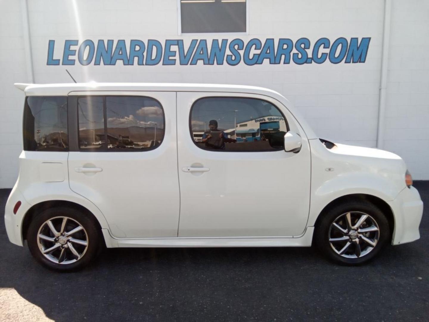 2011 White Pearl /Black/Gray Nissan cube 1.8 (JN8AZ2KR2BT) with an 1.8L L4 DOHC 16V engine, 6-Speed Manual transmission, located at 6064 Gull Rd, Kalamazoo, MI, 49048, (269) 222-0088, 42.328388, -85.512924 - <b>Equipment</b><br>You'll never again be lost in a crowded city or a country region with the navigation system on this small suv. Bluetooth technology is built into the Nissan cube, keeping your hands on the steering wheel and your focus on the road. This small suv is equipped with the latest gene - Photo#0