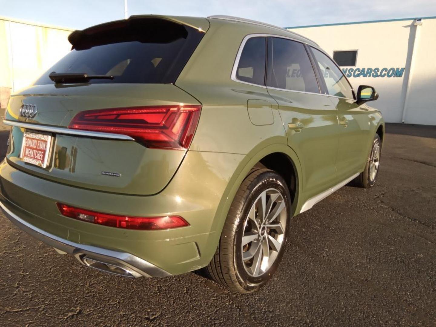 2023 District Green Metallic Audi Q5 2.0T Progressiv quattro (WA1EAAFY6P2) with an 2.0L L4 DOHC 16V engine, 7A transmission, located at 6064 Gull Rd, Kalamazoo, MI, 49048, (269) 222-0088, 42.328388, -85.512924 - The leather seats in this Audi Q5 are a must for buyers looking for comfort, durability, and style. See what's behind you with the back up camera on it. This mid-size suv's AutoCheck: 1 owner, assurance of single-owner history for peace of mind. The state of the art park assist system will guide you - Photo#7