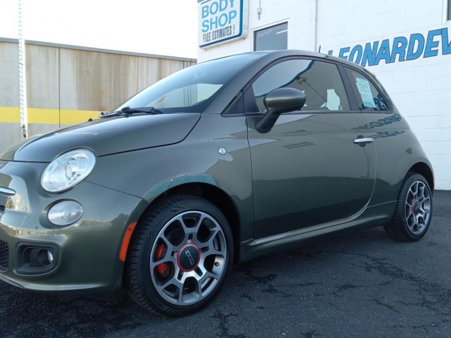 2012 Verde Chiaro (Light Green) /Nero (Black) Fiat 500 Sport (3C3CFFBR3CT) with an 1.4L L4 engine, 5-speed manual transmission, located at 6064 Gull Rd, Kalamazoo, MI, 49048, (269) 222-0088, 42.328388, -85.512924 - <b>Equipment</b><br>It has a clean AutoCheck report, ensuring its impeccable vehicle history. Engulf yourself with the crystal clear sound of a BOSE sound system in this unit. The Fiat 500 has a 4 Cyl, 1.4L high output engine. Maintaining a stable interior temperature in it is easy with the climate - Photo#2