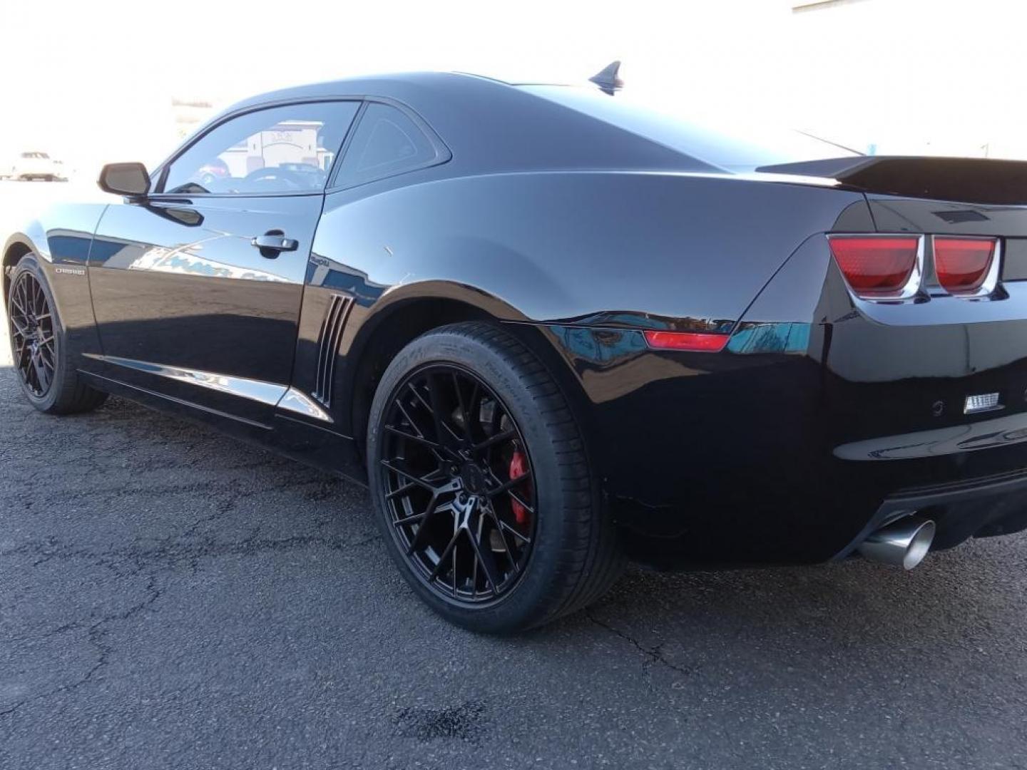 2010 Black /Black Chevrolet Camaro 1SS Coupe (2G1FK1EJ4A9) with an 6.2L V8 OHV 16V engine, 6-speed automatic transmission, located at 6064 Gull Rd, Kalamazoo, MI, 49048, (269) 222-0088, 42.328388, -85.512924 - <b>Equipment</b><br>with XM/Sirus Satellite Radio you are no longer restricted by poor quality local radio stations while driving this vehicle. Anywhere on the planet, you will have hundreds of digital stations to choose from. It features a hands-free Bluetooth phone system. The state of the art pa - Photo#7