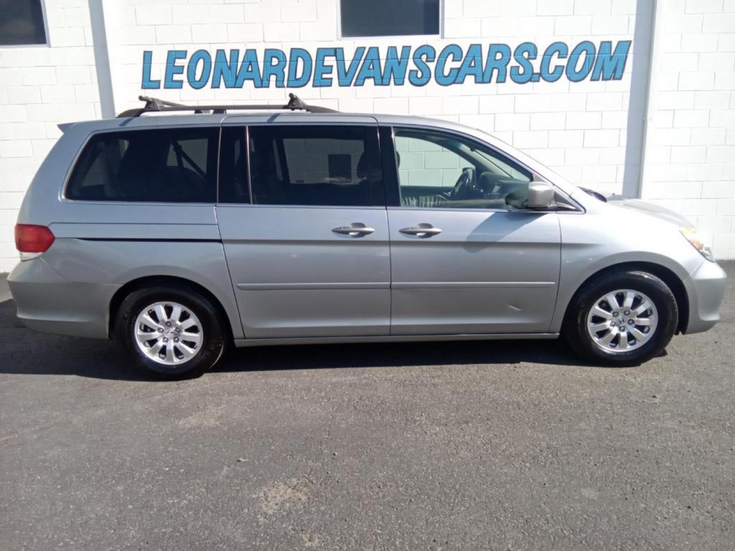 2009 Silver Pearl Metallic /Gray Honda Odyssey EX-L w/ DVD (5FNRL387X9B) with an 3.5L V6 SOHC 24V engine, 5-Speed Automatic transmission, located at 6064 Gull Rd, Kalamazoo, MI, 49048, (269) 222-0088, 42.328388, -85.512924 - The installed navigation system will keep you on the right path. It keeps you comfortable with Auto Climate. The leather seats in the vehicle are a must for buyers looking for comfort, durability, and style. See what's behind you with the back up camera on the Honda Odyssey. The vehicle is front whe - Photo#0