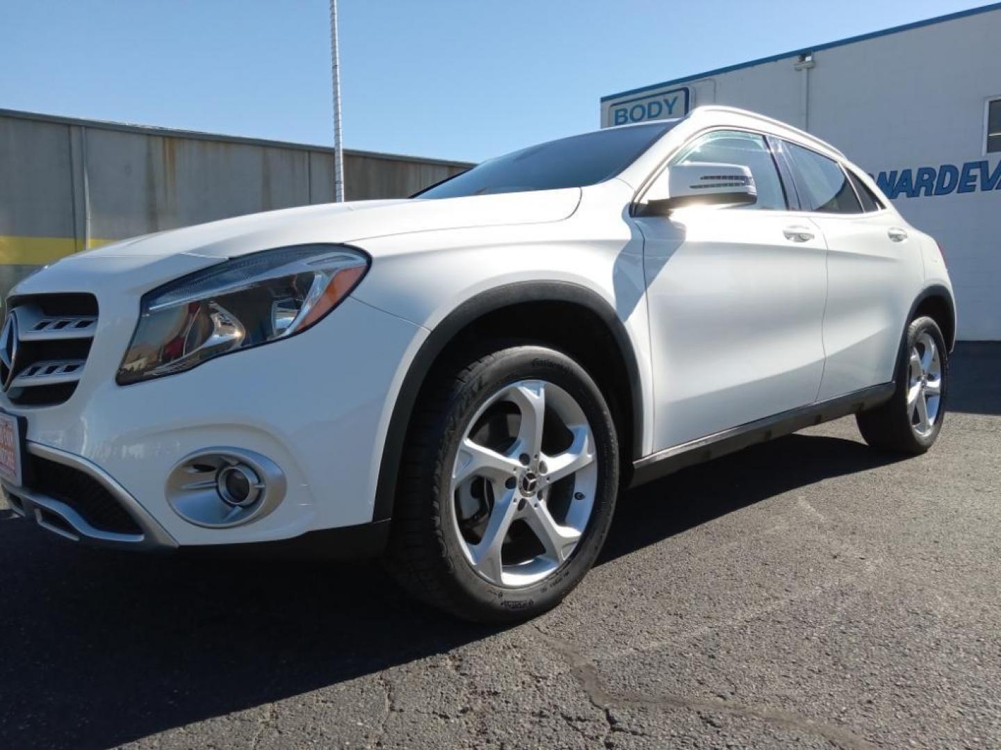 2020 Polar White /Black Mercedes-Benz GLA-Class GLA250 4MATIC (WDCTG4GB9LU) with an 2.0L L4 DOHC 16V TURBO engine, 7A transmission, located at 6064 Gull Rd, Kalamazoo, MI, 49048, (269) 222-0088, 42.328388, -85.512924 - <b>Equipment</b><br>See what's behind you with the back up camera on this small suv. This small suv has only one previous owner, verified by AutoCheck. It features a hands-free Bluetooth phone system. The leather seats in the Mercedes-Benz GLA are a must for buyers looking for comfort, durability, a - Photo#2